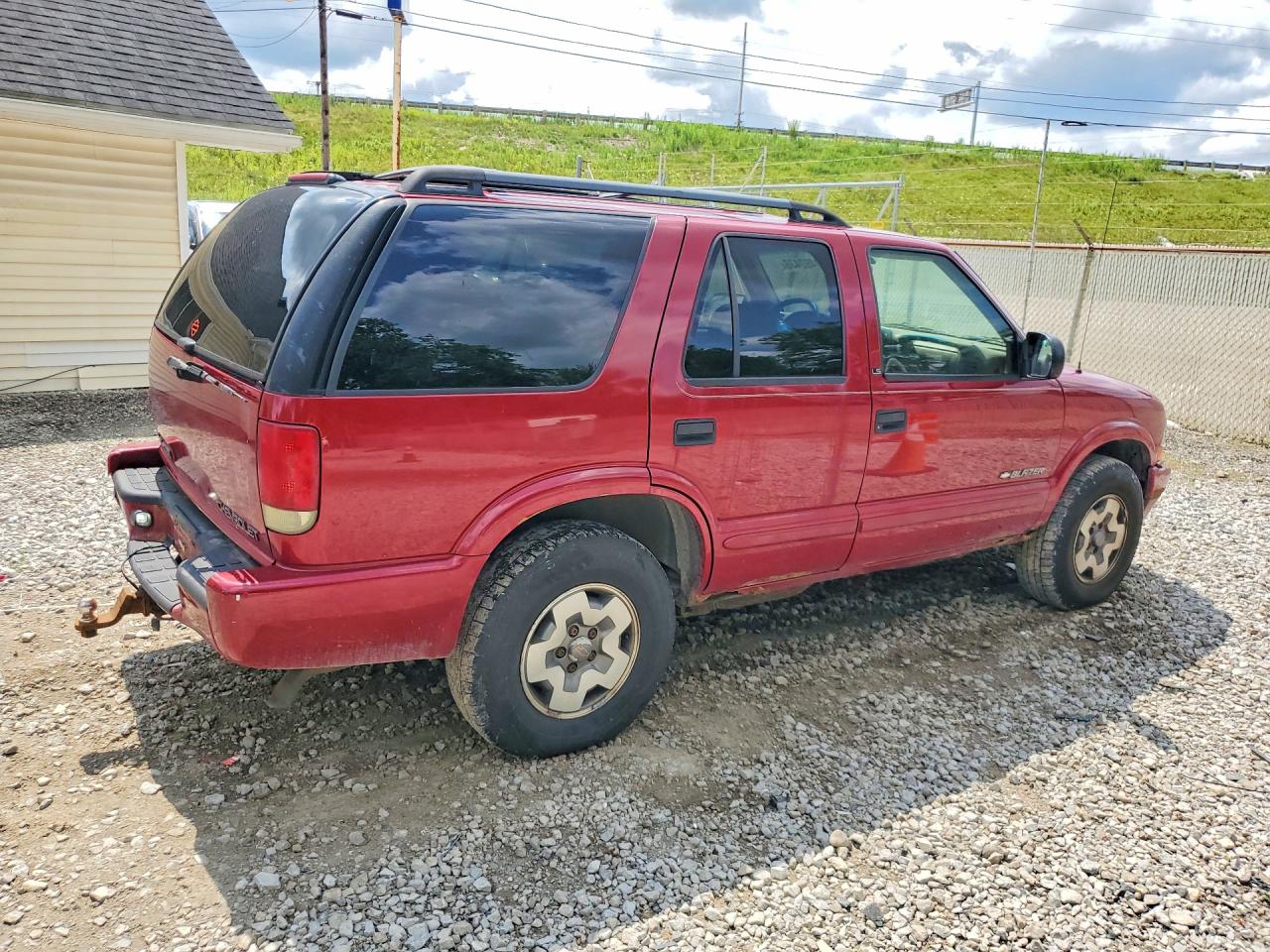 2002 Chevrolet Blazer Red vin: 1GNDT13W52K154281