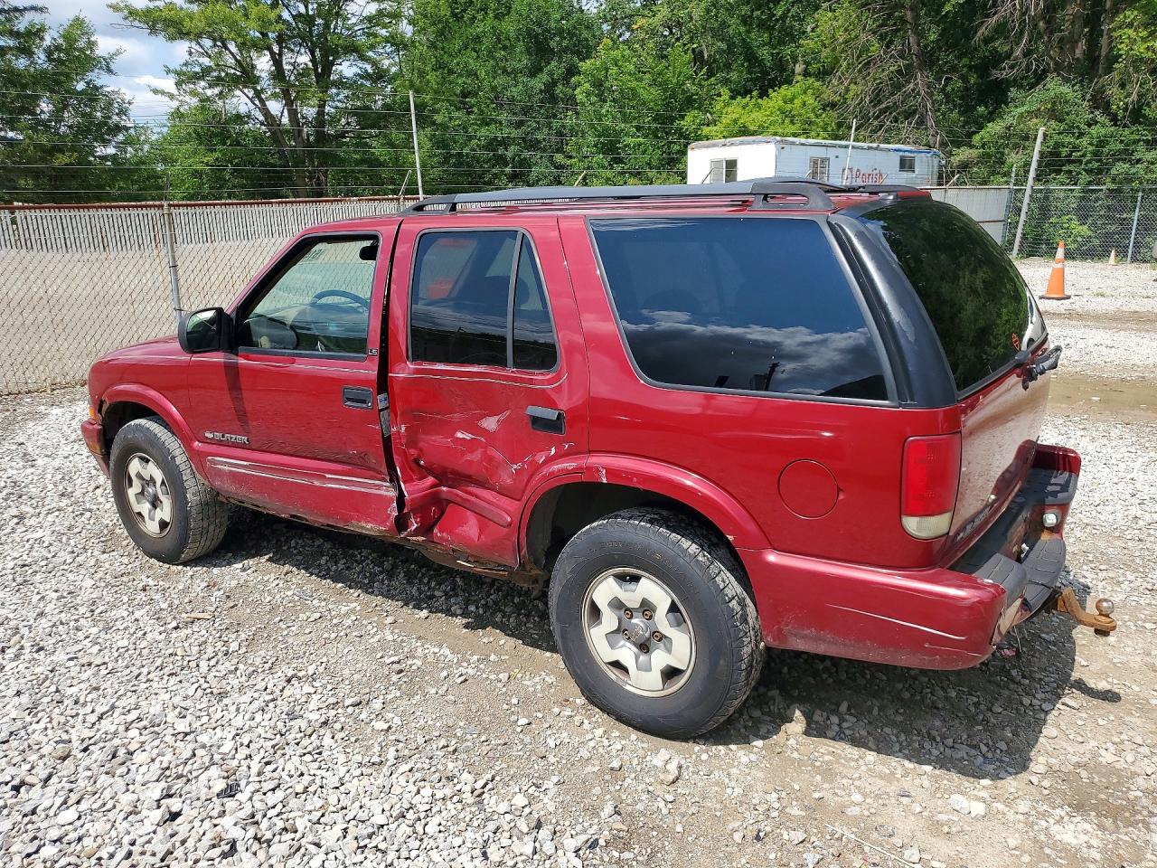 2002 Chevrolet Blazer Red vin: 1GNDT13W52K154281