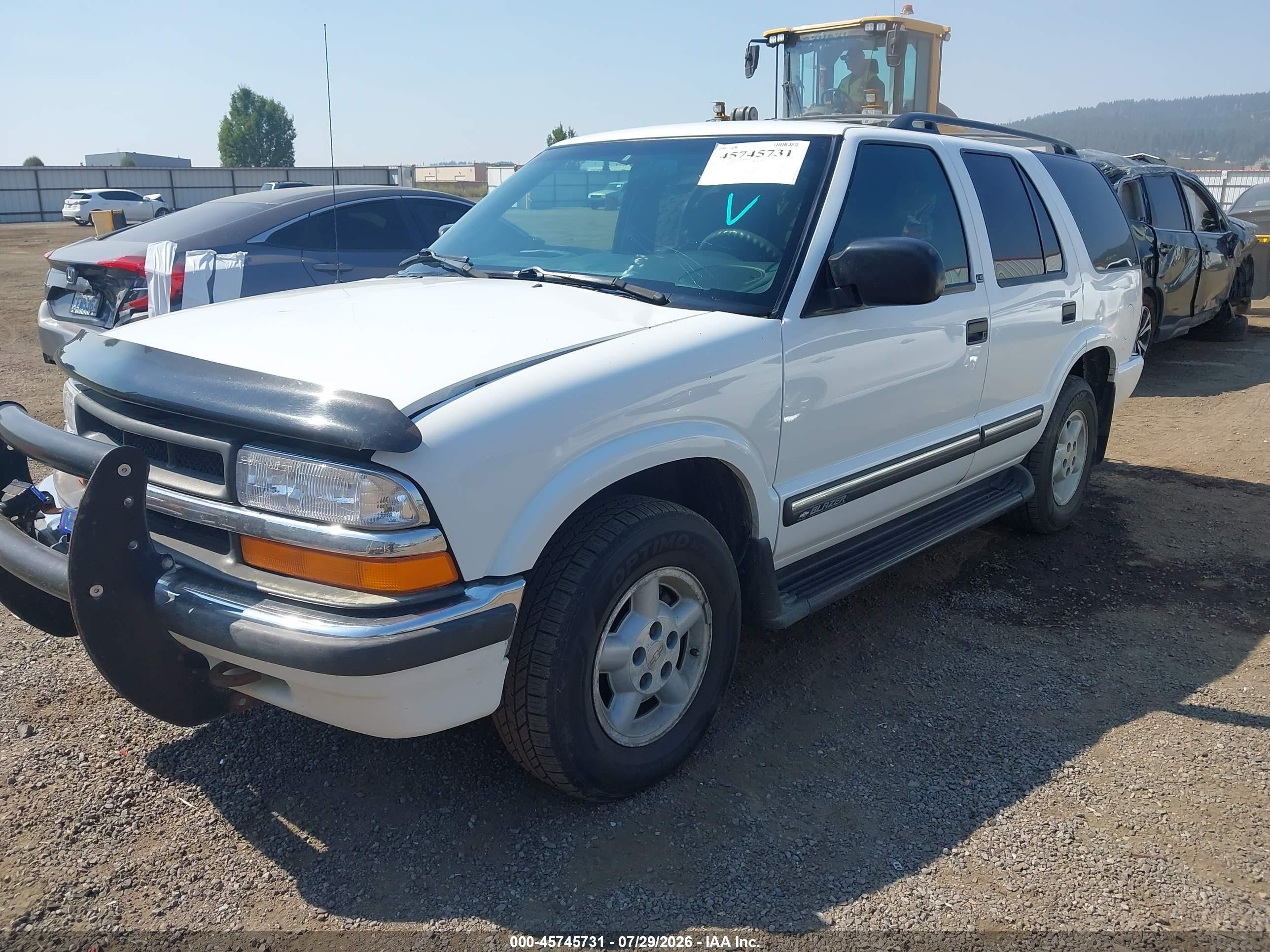 2000 Chevrolet Blazer Ls Белый vin: 1GNDT13W5Y2225214
