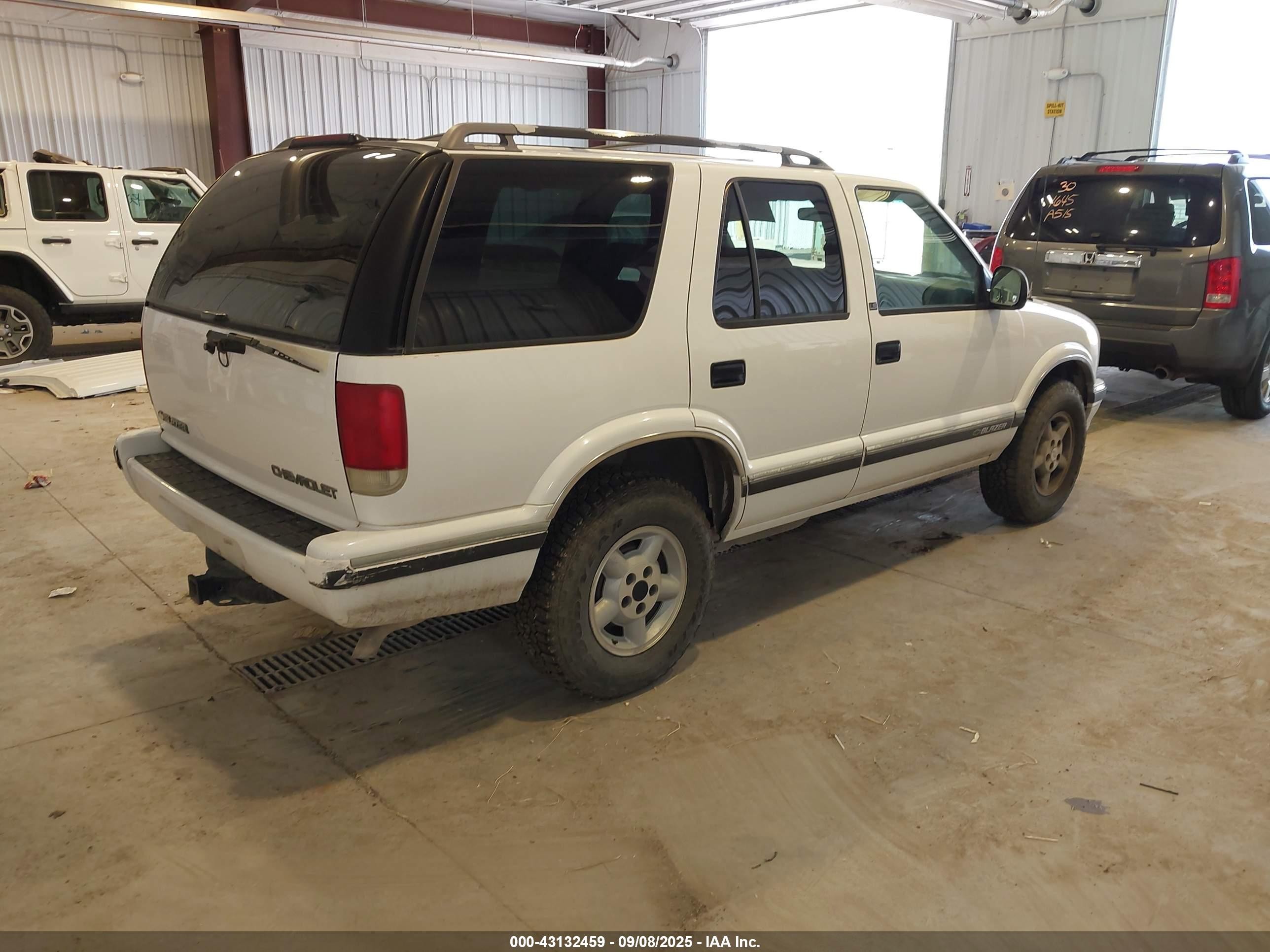 1997 Chevrolet Blazer Ls Белый vin: 1GNDT13W6V2114263