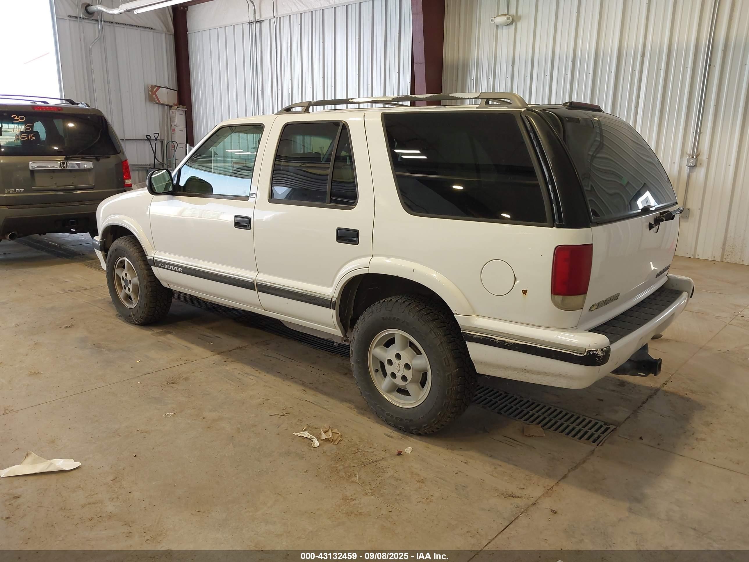 1997 Chevrolet Blazer Ls Белый vin: 1GNDT13W6V2114263