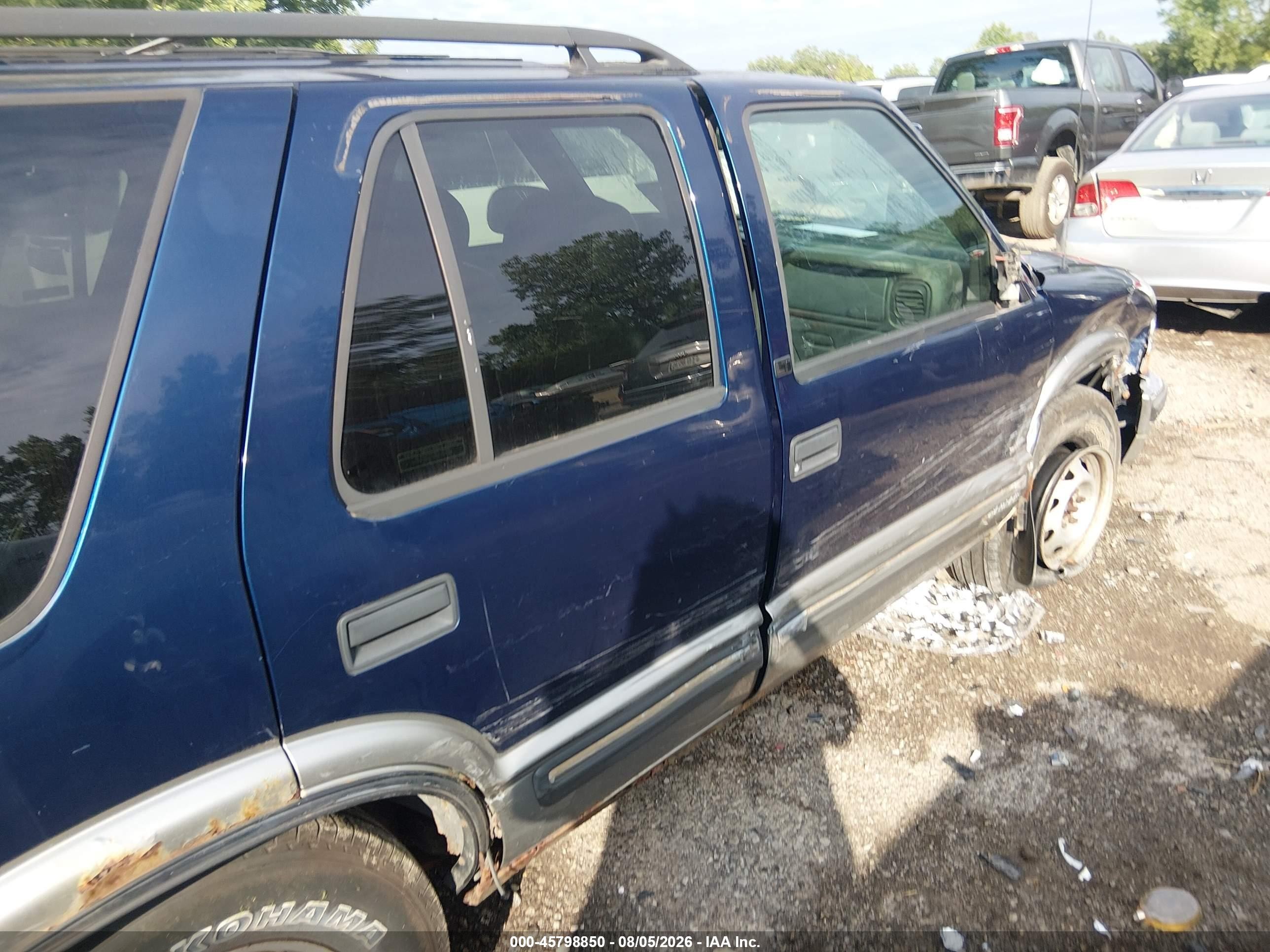 1999 Chevrolet Blazer Lt Blue vin: 1GNDT13W6X2120728