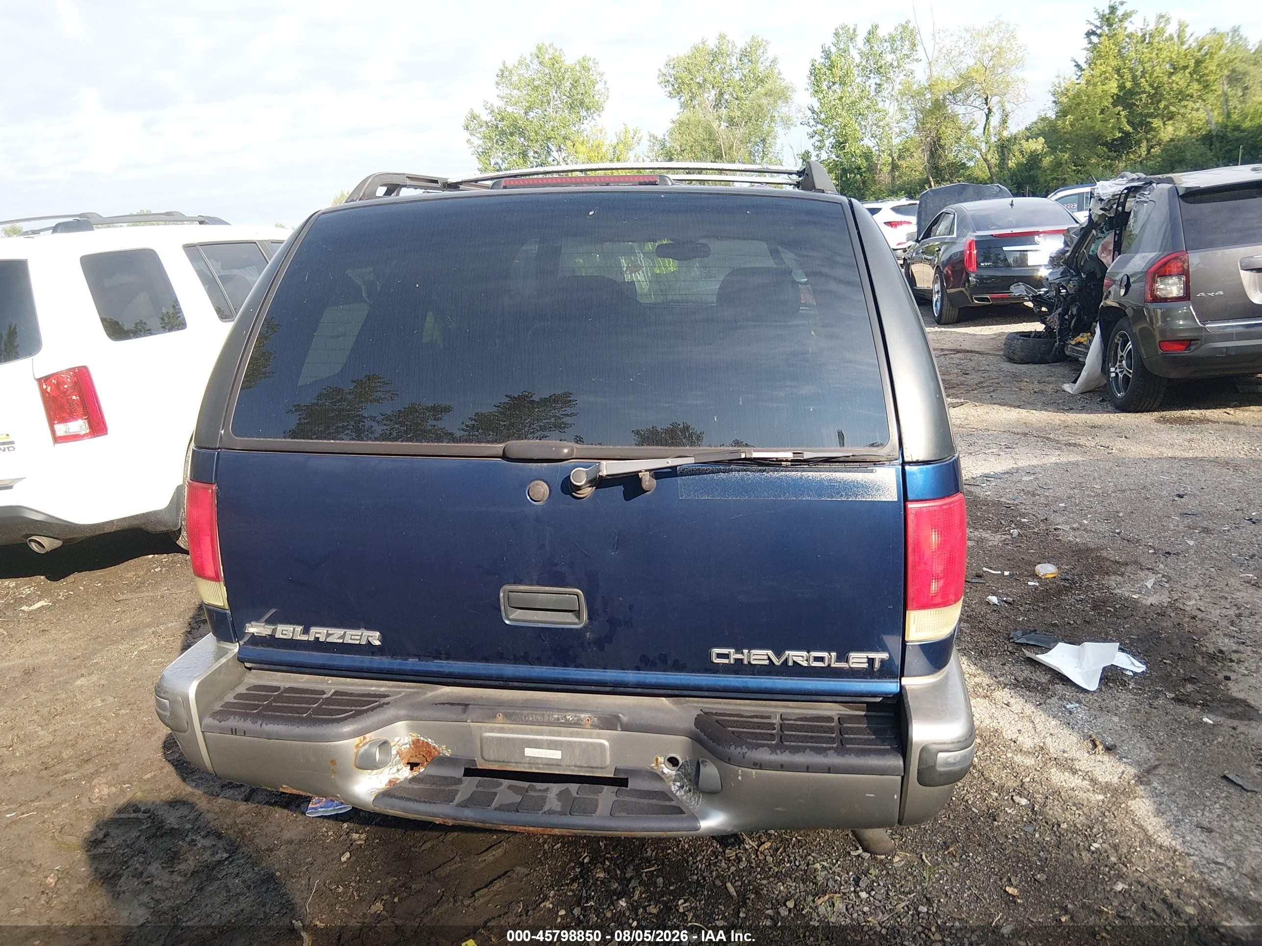 1999 Chevrolet Blazer Lt Blue vin: 1GNDT13W6X2120728