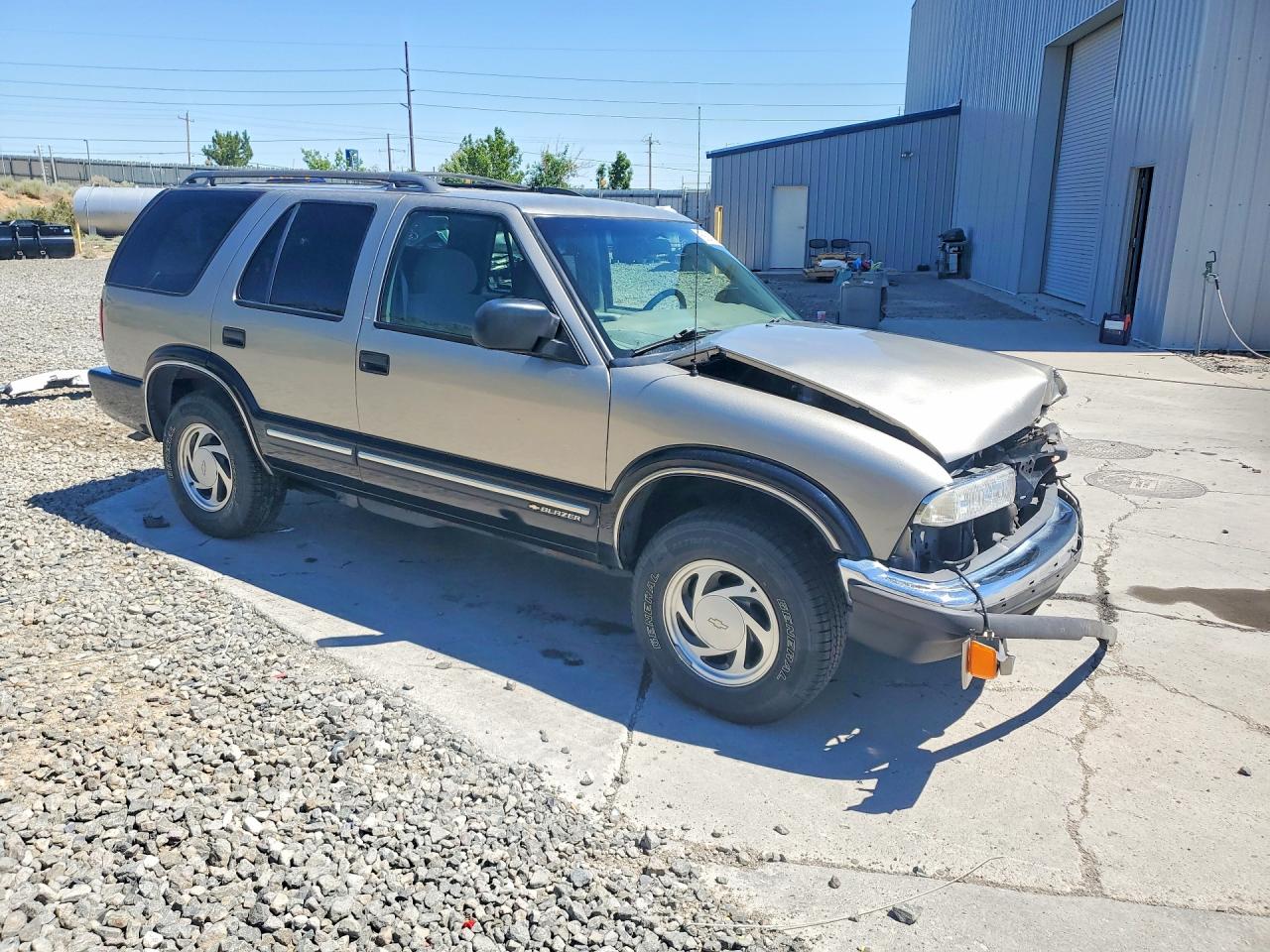 2000 Chevrolet Blazer Gold vin: 1GNDT13W6Y2263115