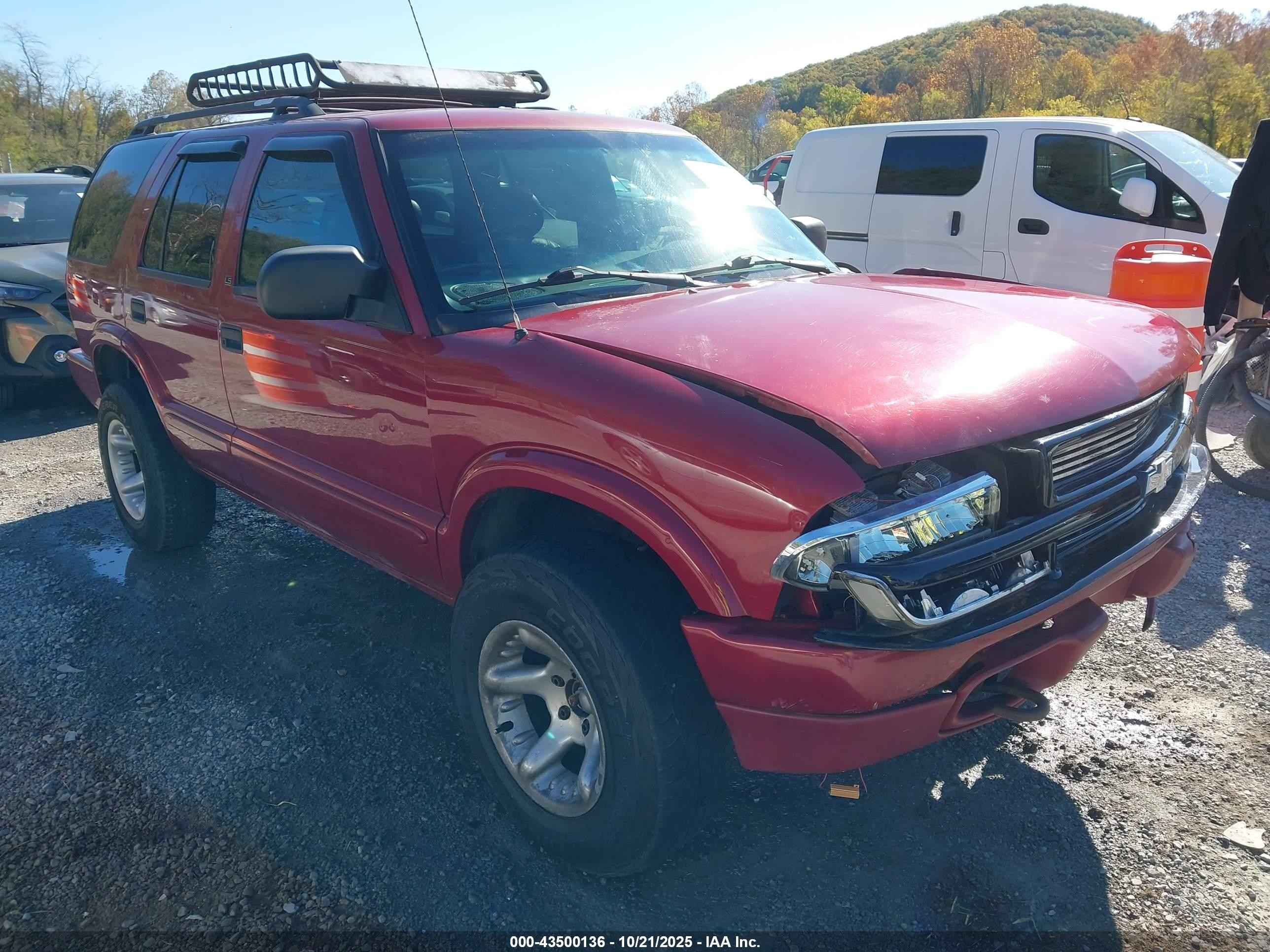 2002 Chevrolet Blazer Ls Бордовый vin: 1GNDT13W72K105387