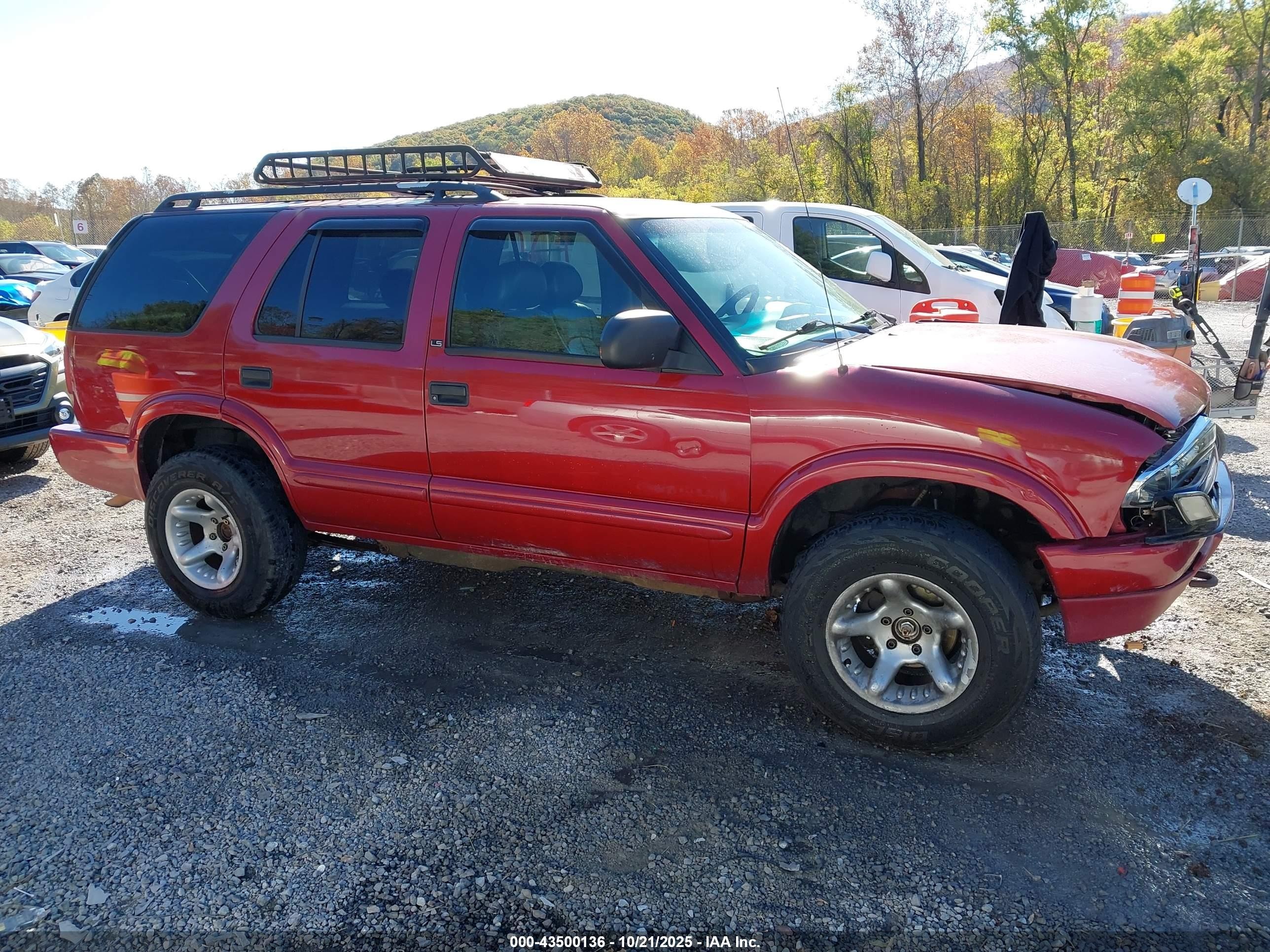 2002 Chevrolet Blazer Ls Бордовый vin: 1GNDT13W72K105387