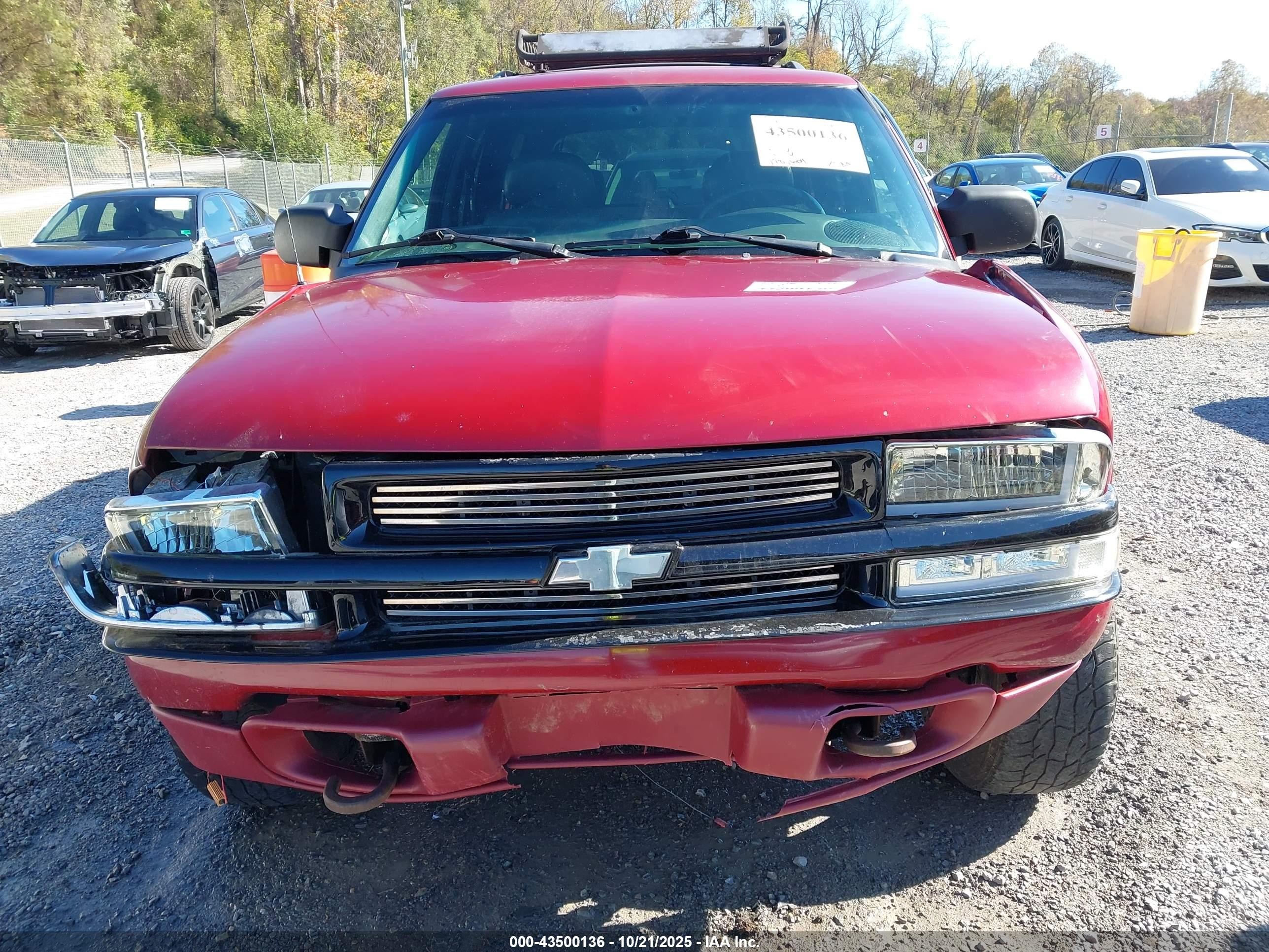 2002 Chevrolet Blazer Ls Бордовый vin: 1GNDT13W72K105387