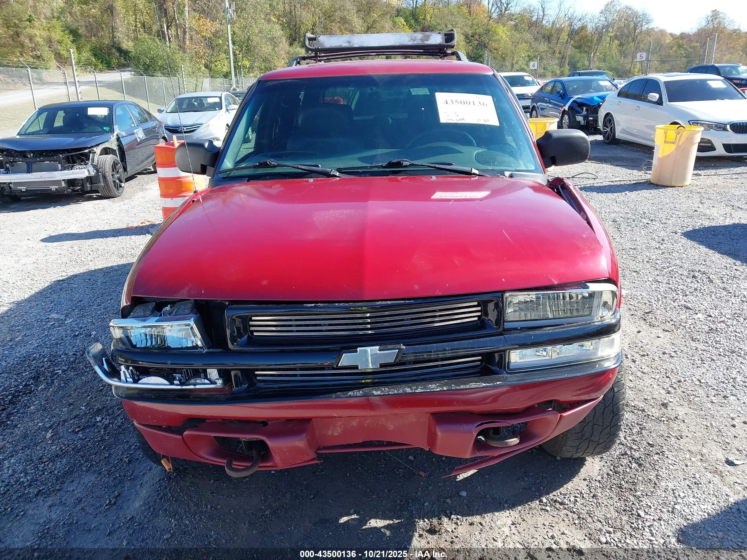2002 Chevrolet Blazer Ls Бордовый vin: 1GNDT13W72K105387