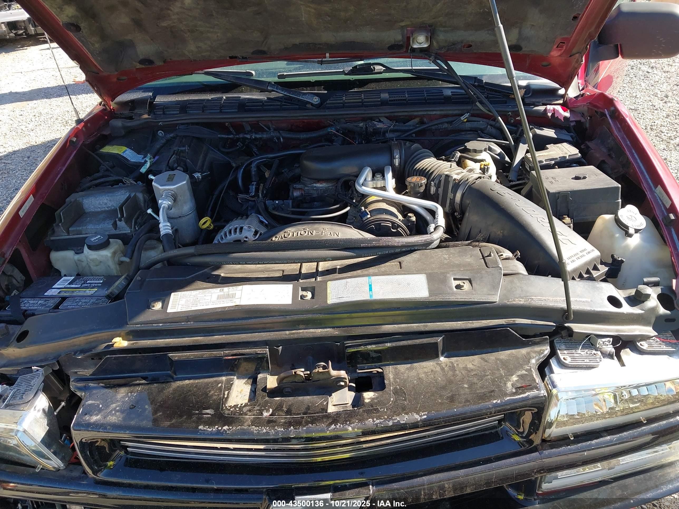 2002 Chevrolet Blazer Ls Бордовый vin: 1GNDT13W72K105387