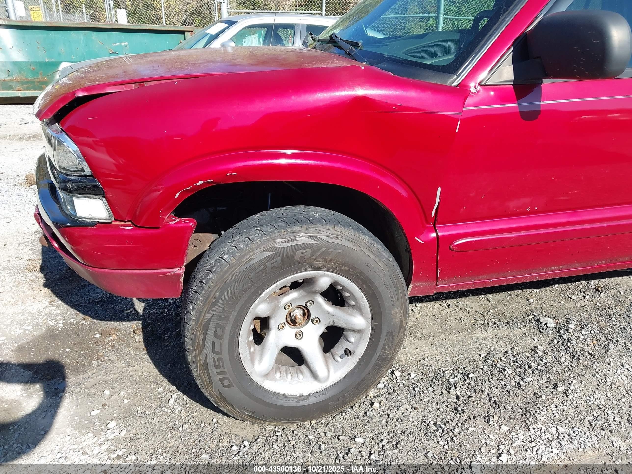 2002 Chevrolet Blazer Ls Бордовый vin: 1GNDT13W72K105387