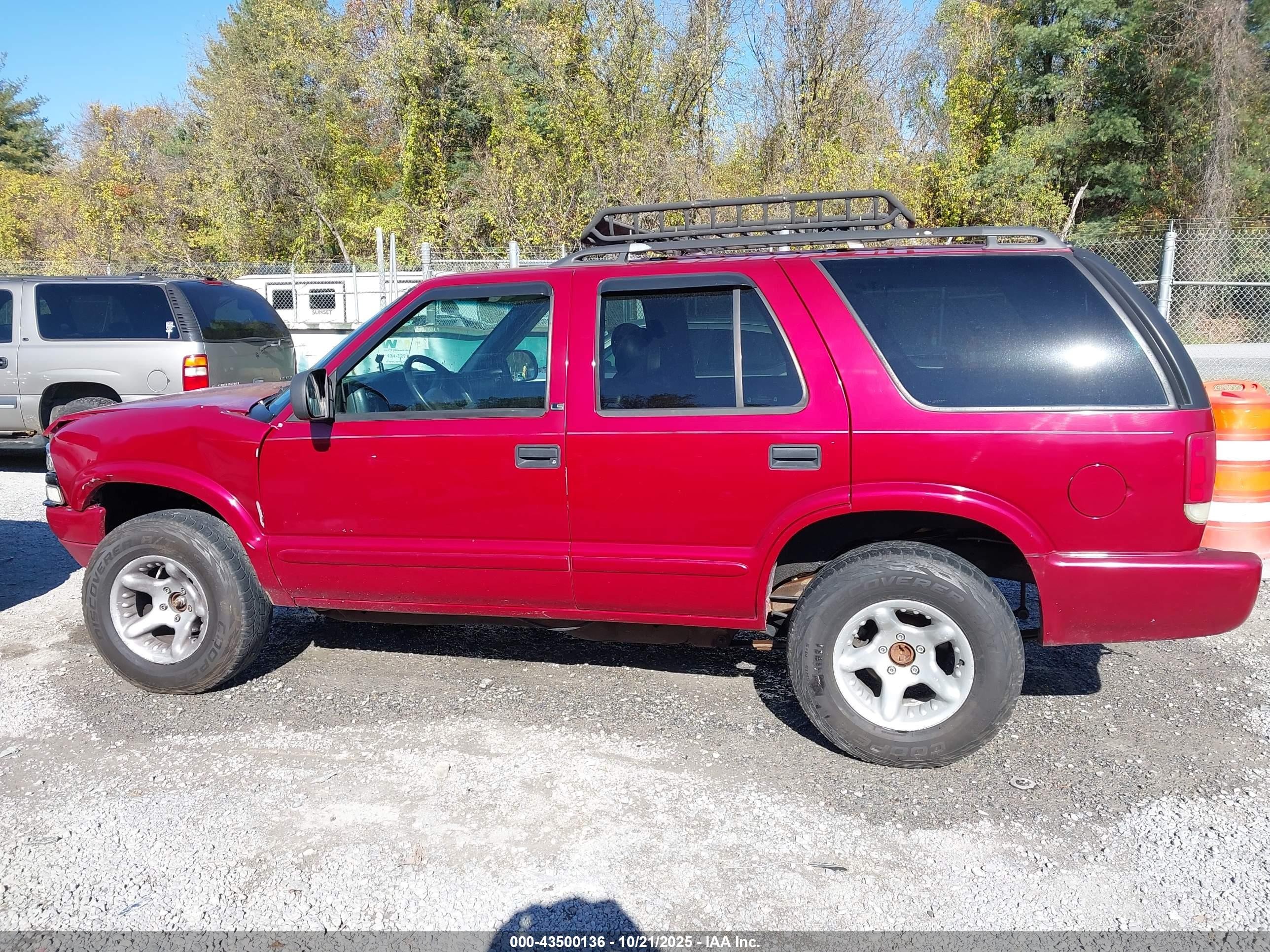2002 Chevrolet Blazer Ls Бордовый vin: 1GNDT13W72K105387