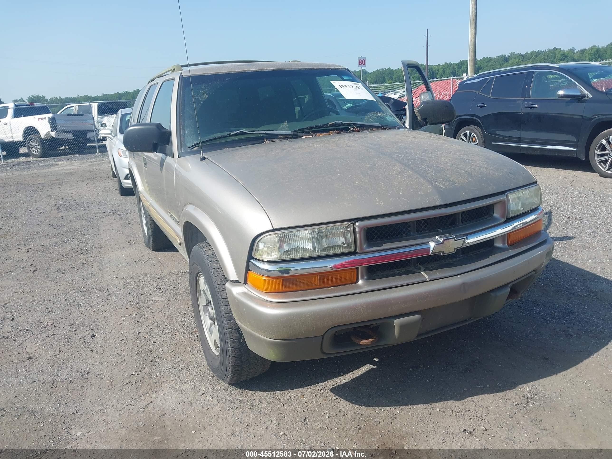 2002 Chevrolet Blazer Ls Gold vin: 1GNDT13W72K226923