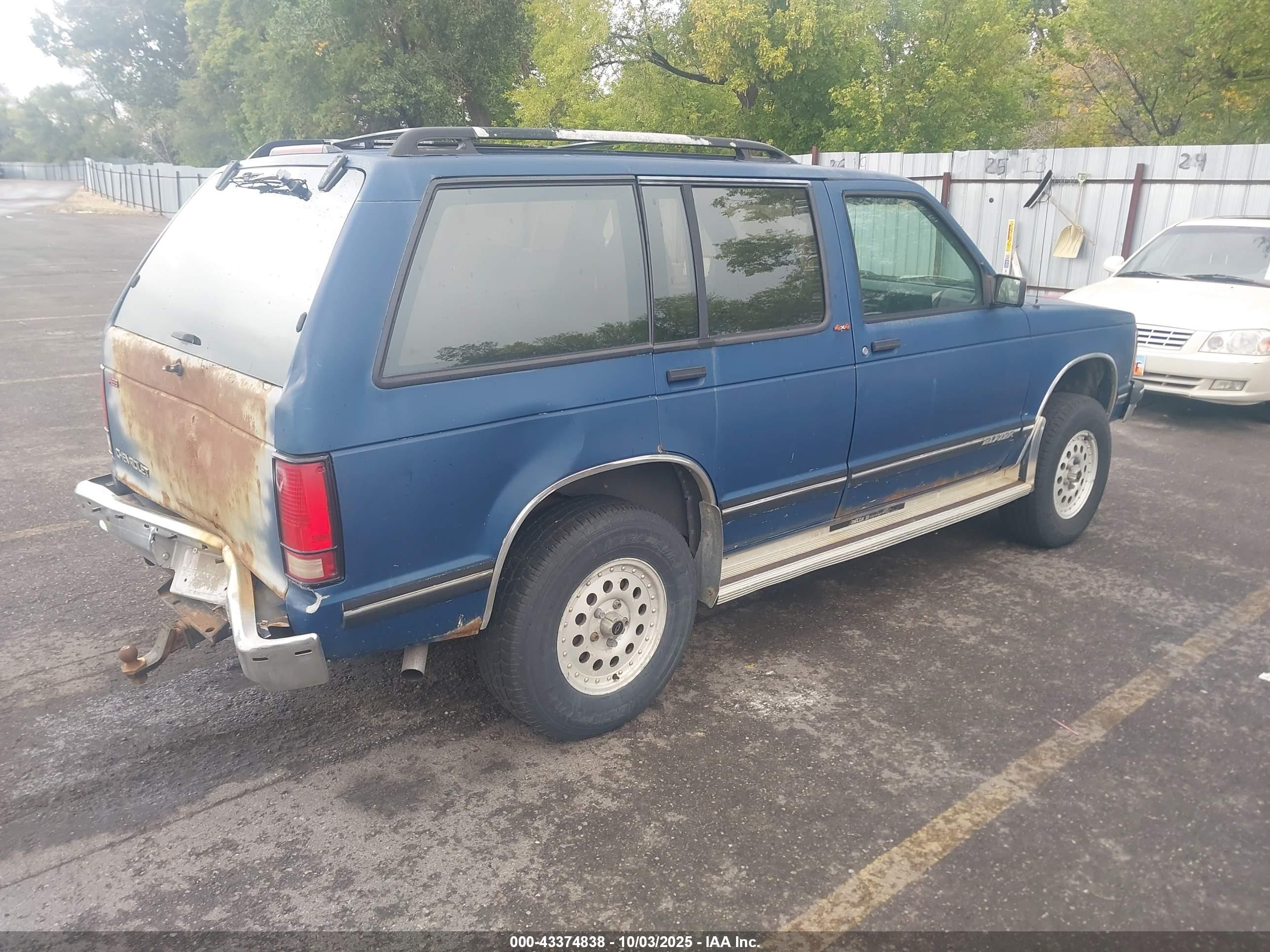1994 Chevrolet Blazer S10 Blue vin: 1GNDT13W7R0163053
