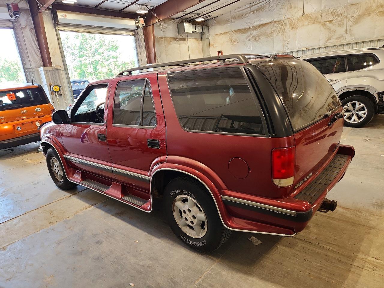 1996 Chevrolet Blazer Maroon vin: 1GNDT13W7T2160648