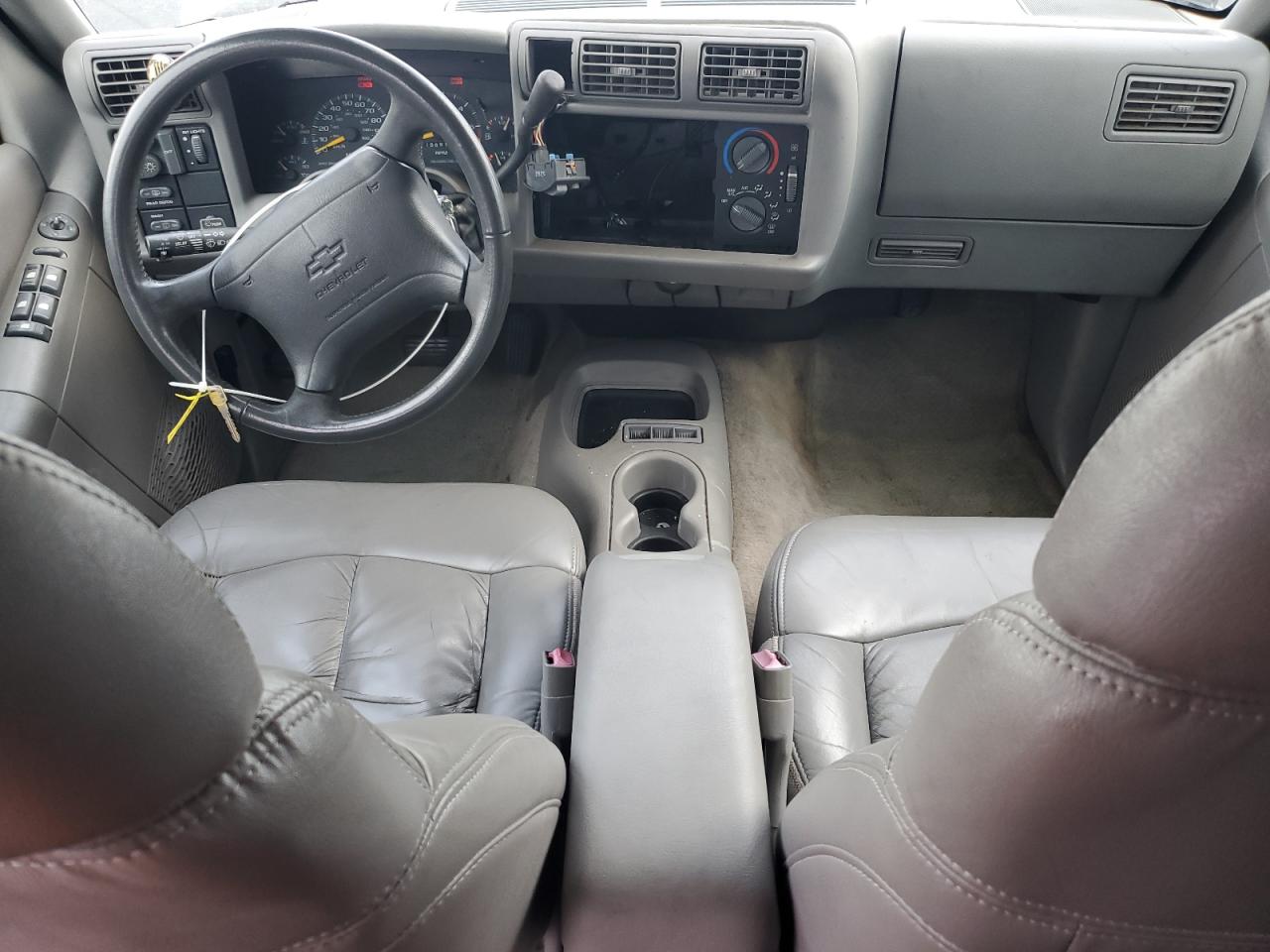 1996 Chevrolet Blazer White vin: 1GNDT13W7T2163632