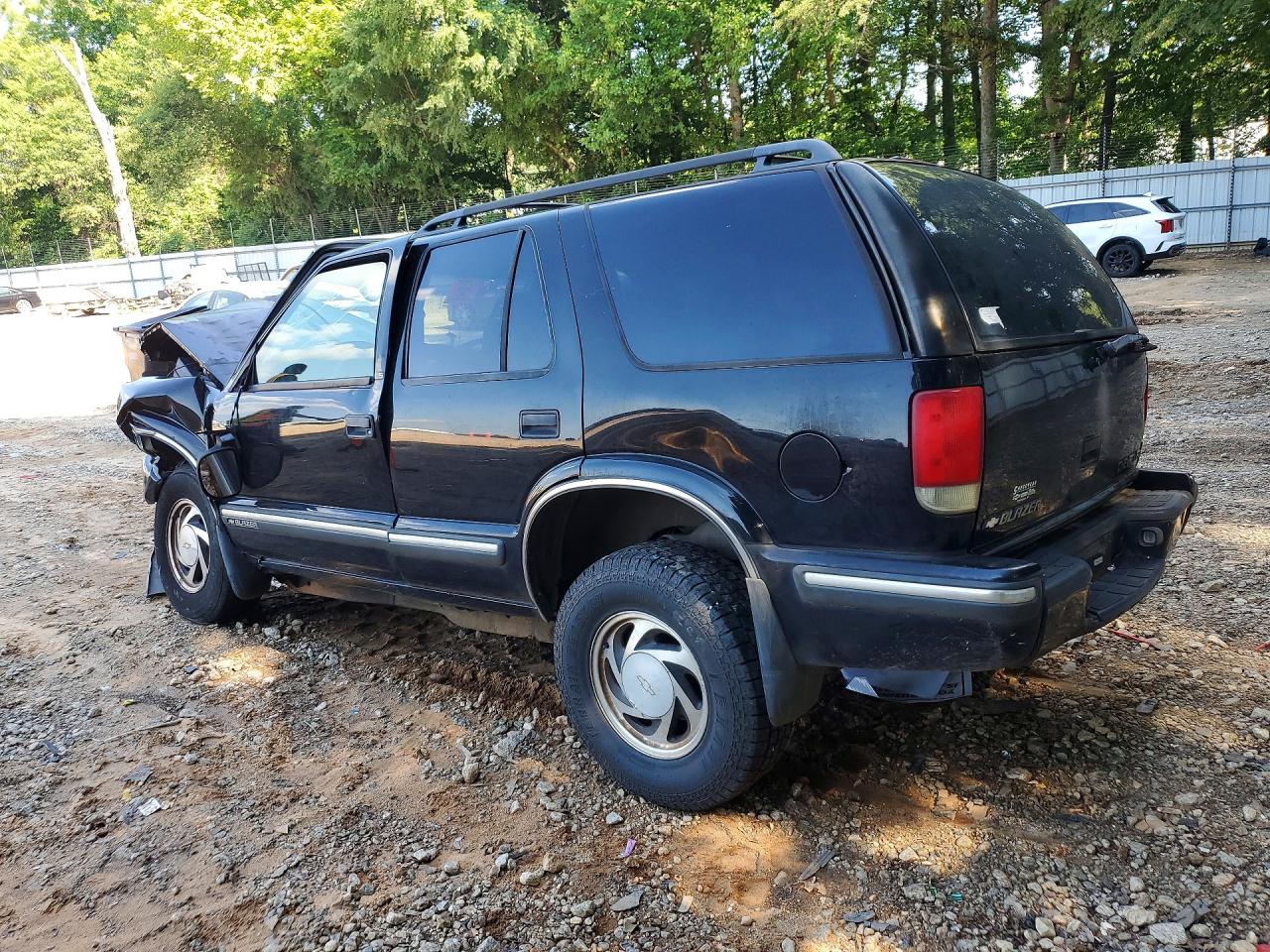 1998 Chevrolet Blazer Black vin: 1GNDT13W7W2214745