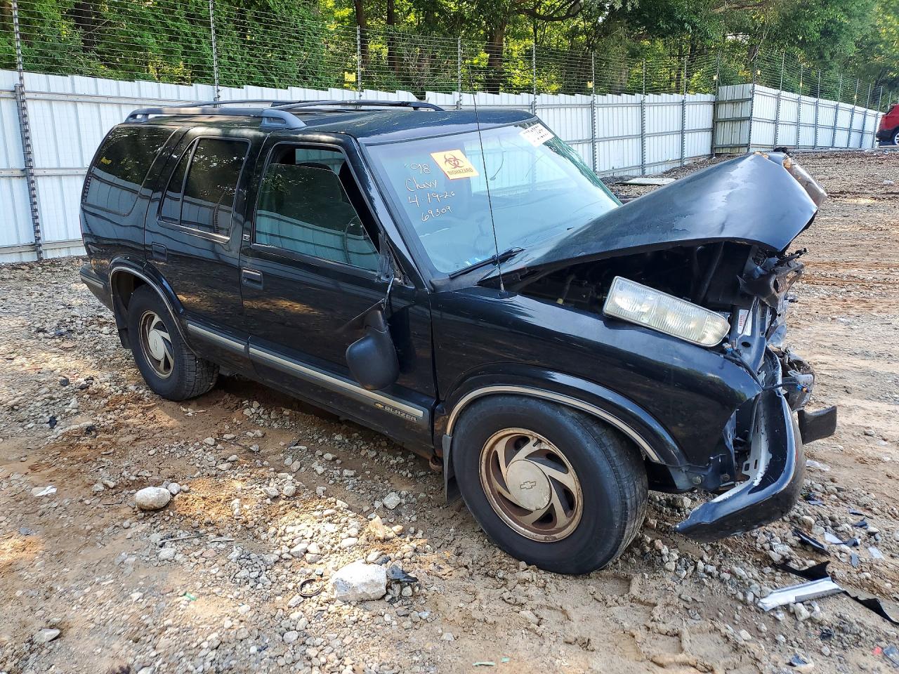 1998 Chevrolet Blazer Black vin: 1GNDT13W7W2214745
