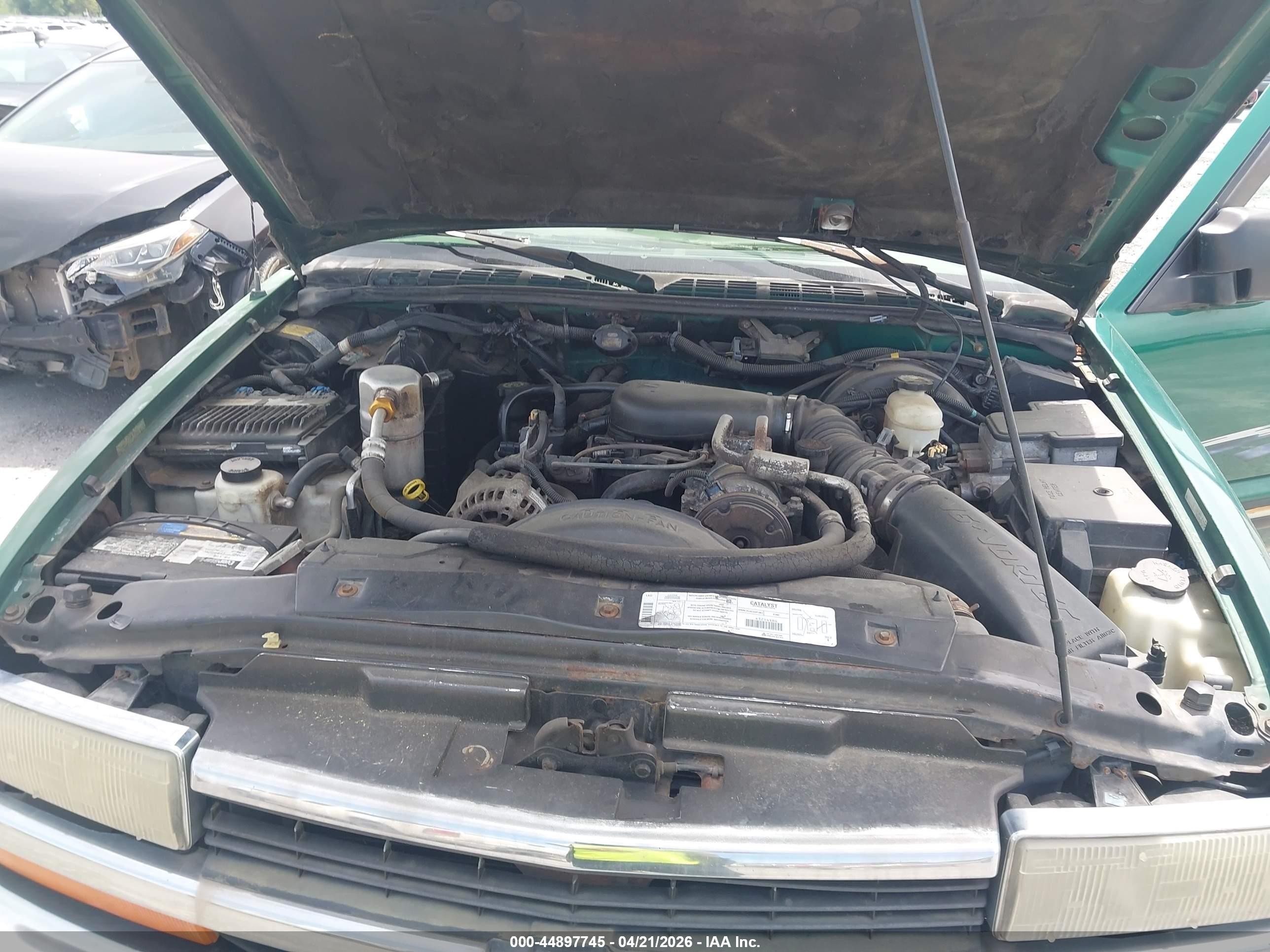 1999 Chevrolet Blazer Ls Green vin: 1GNDT13W7XK133052