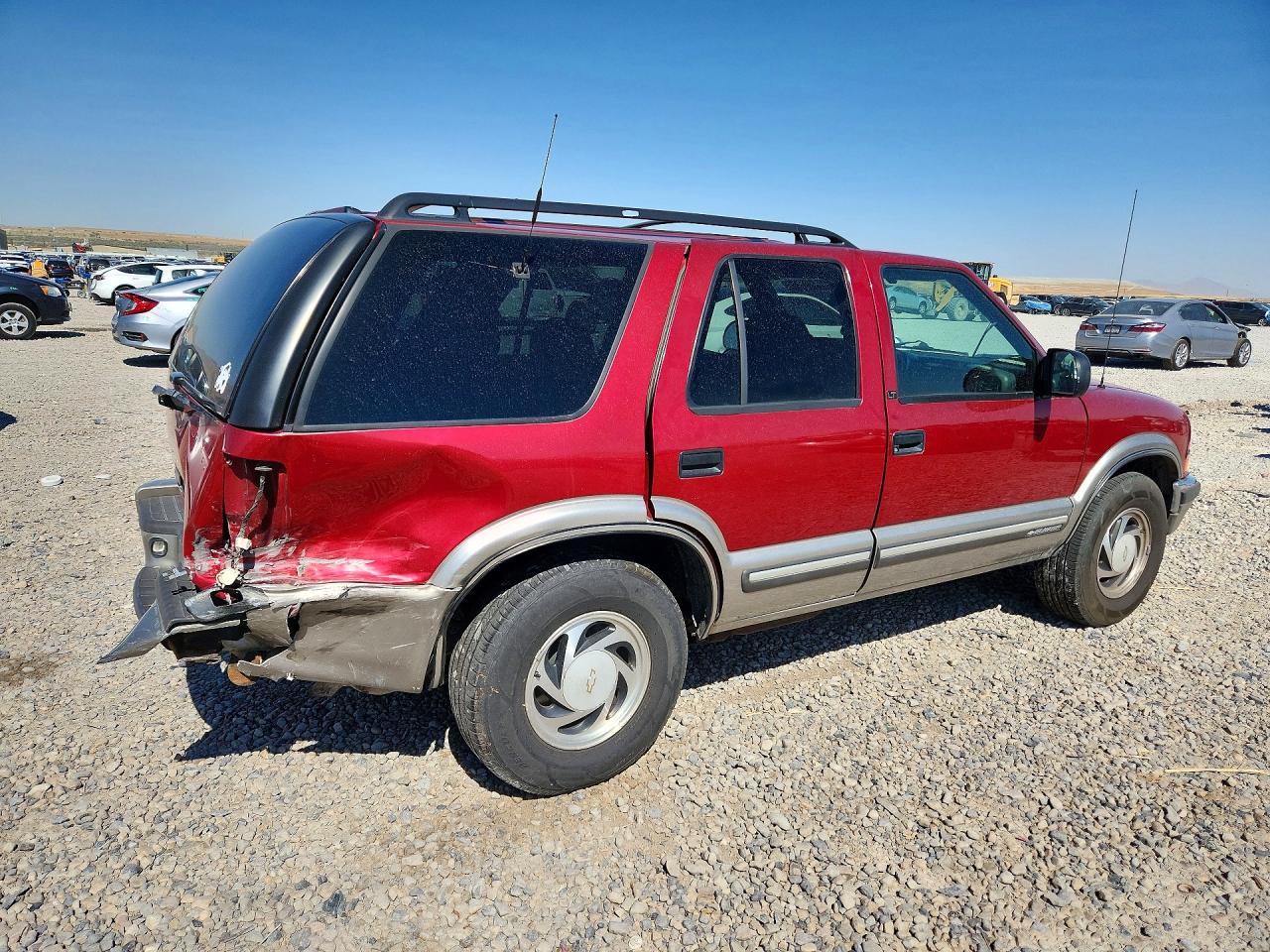 2000 Chevrolet Blazer Бордовый vin: 1GNDT13W7Y2385532