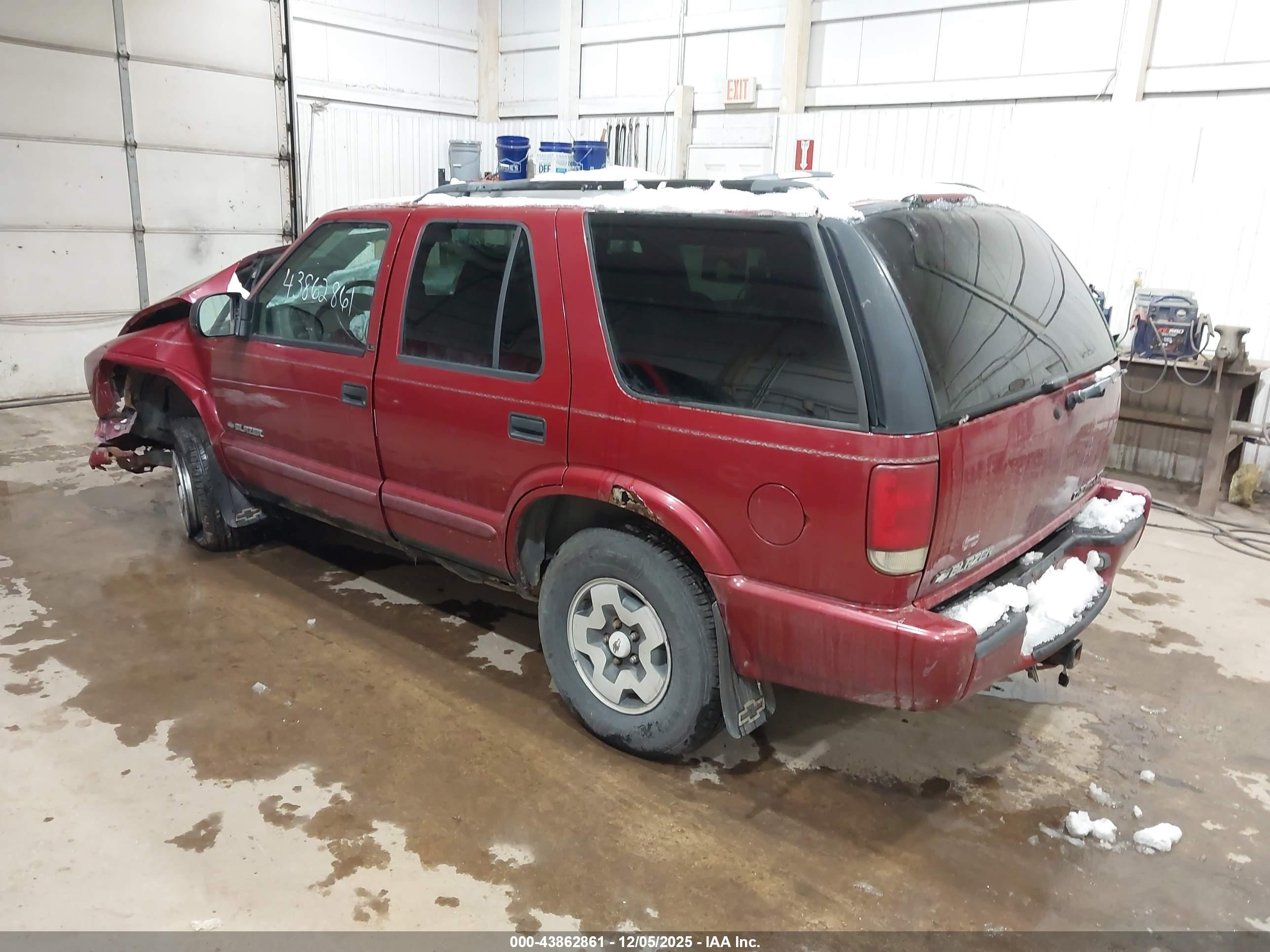 2002 Chevrolet Blazer Ls Burgundy vin: 1GNDT13W82K105902