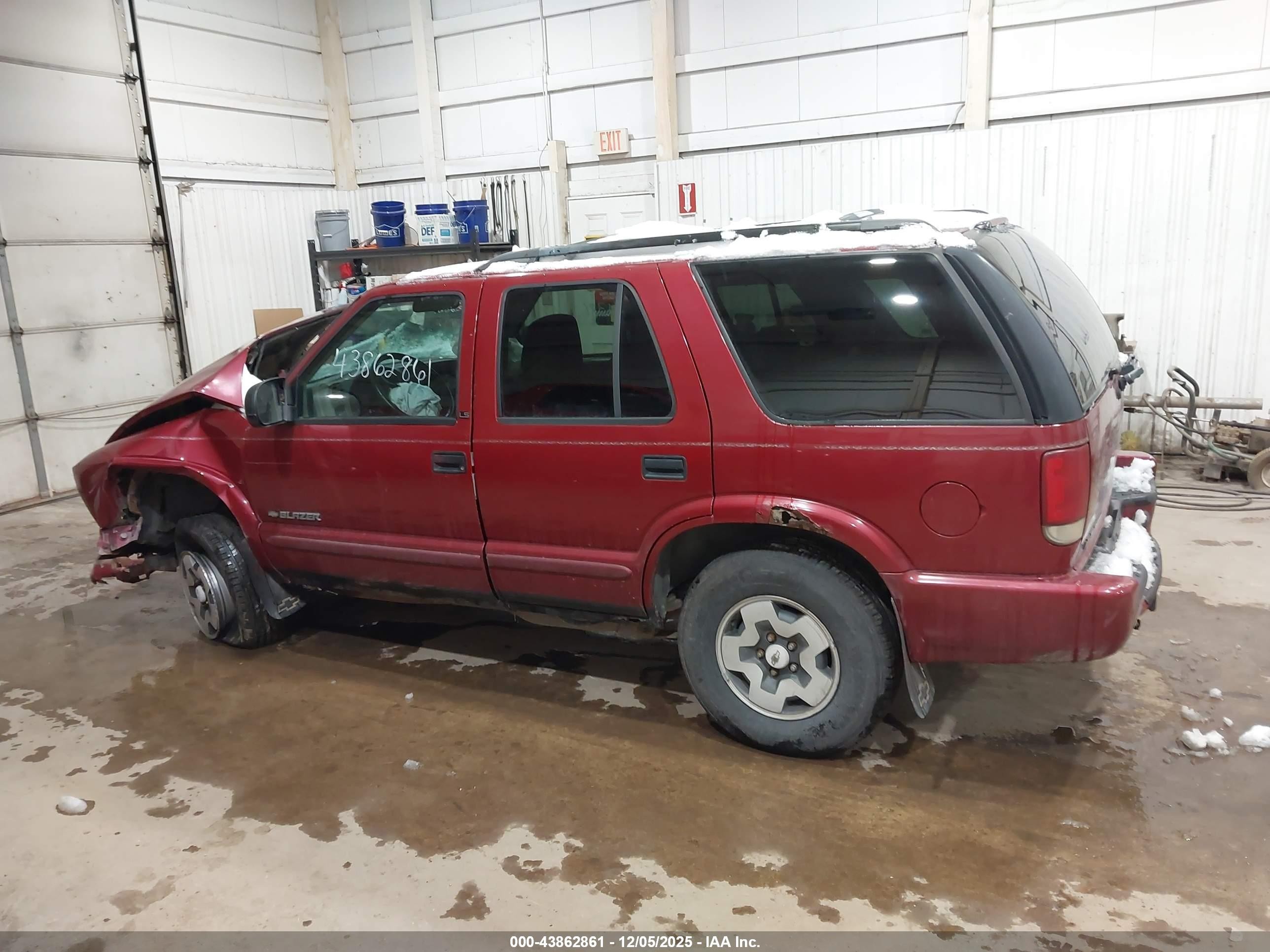 2002 Chevrolet Blazer Ls Burgundy vin: 1GNDT13W82K105902