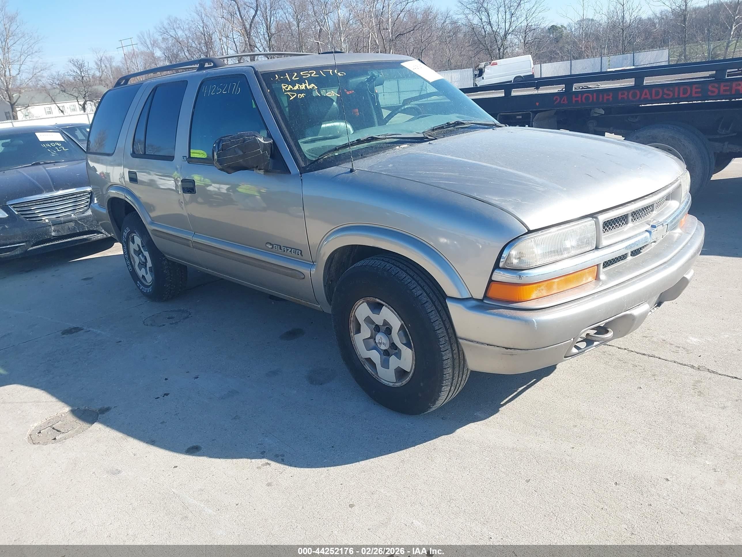 1GNDT13W82K169230