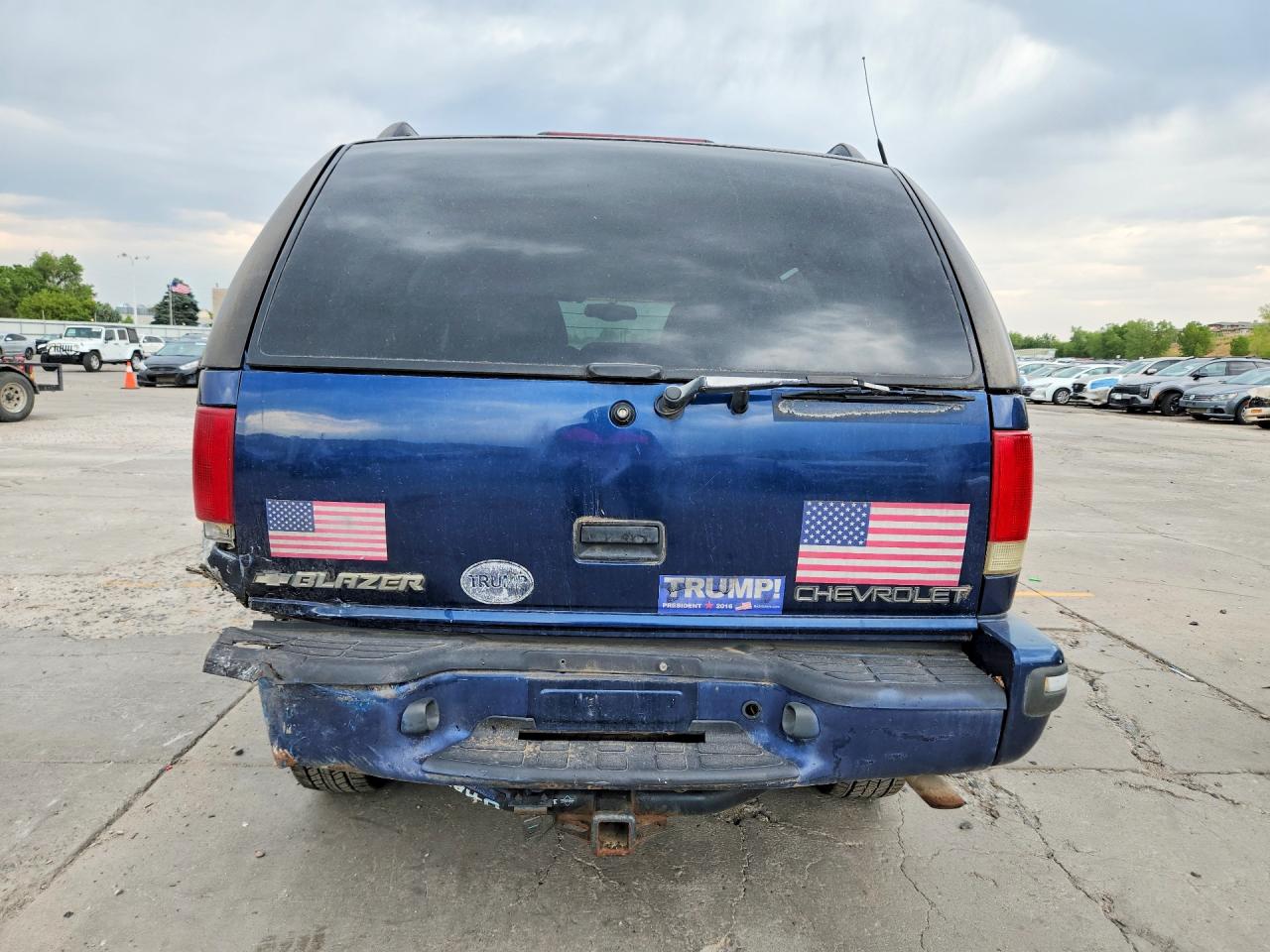 1999 Chevrolet Blazer Blue vin: 1GNDT13W8X2170658