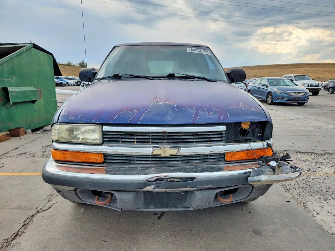 1999 Chevrolet Blazer Blue vin: 1GNDT13W8X2170658