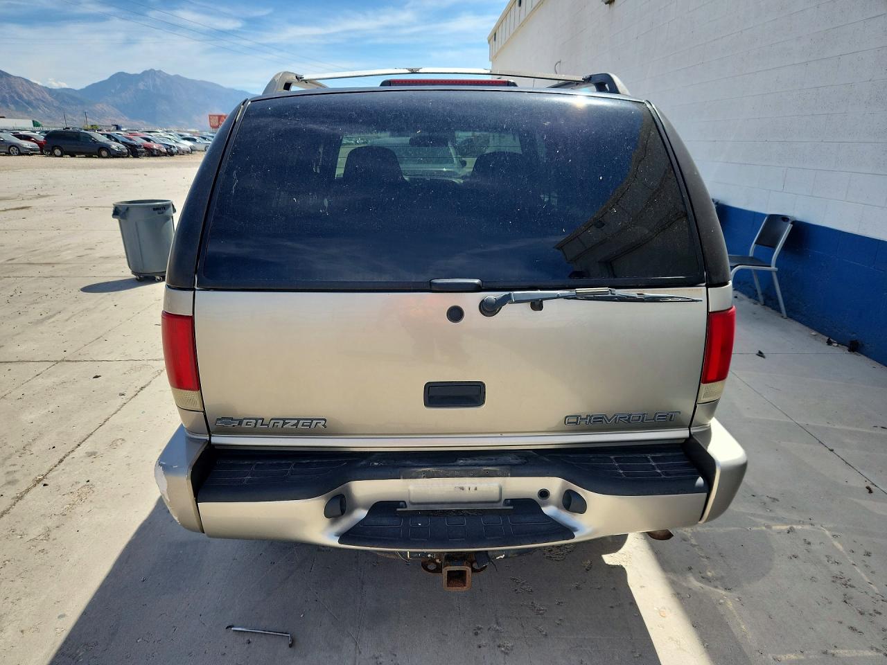2000 Chevrolet Blazer Beige vin: 1GNDT13W8Y2273533