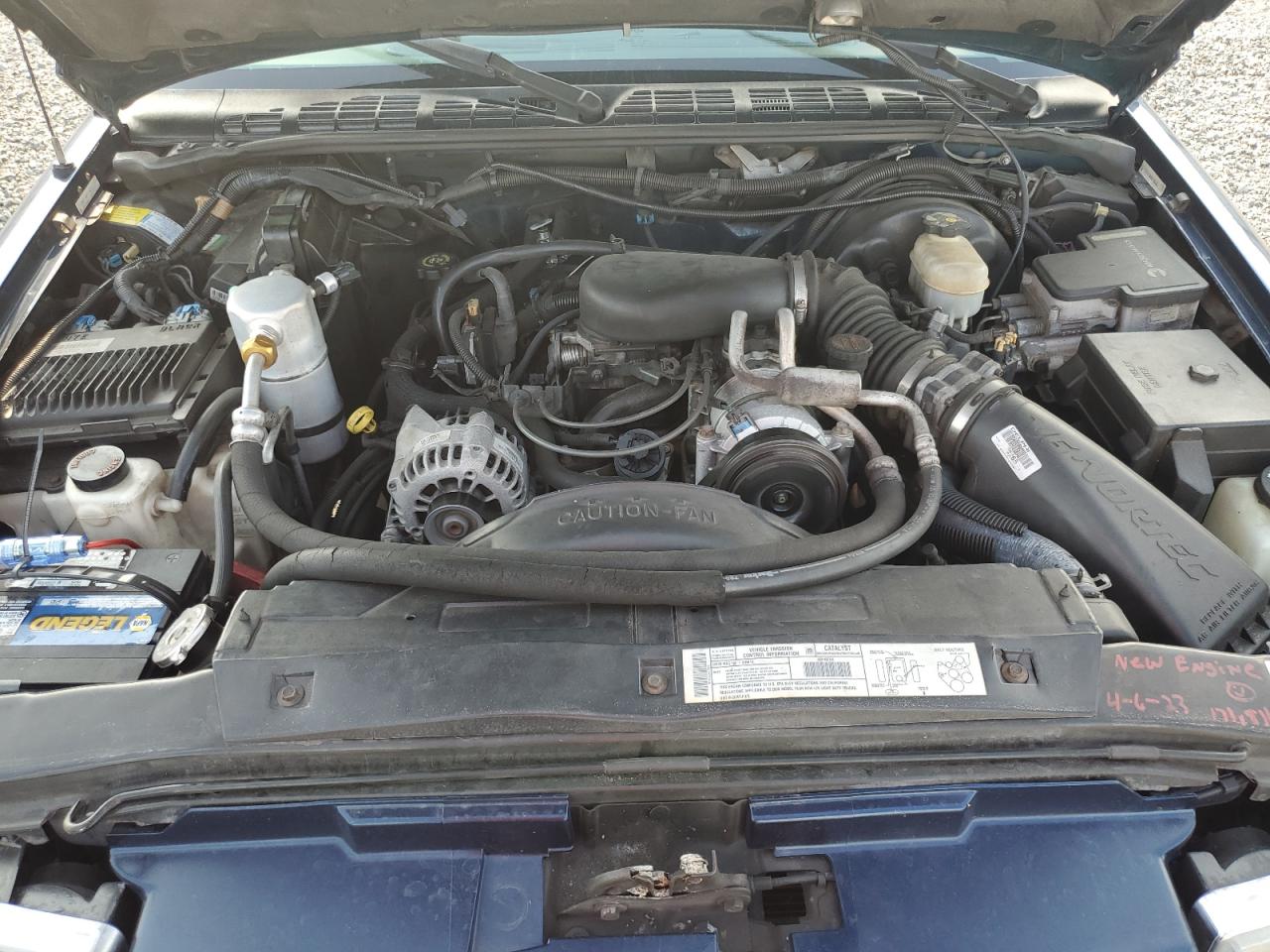 2000 Chevrolet Blazer Blue vin: 1GNDT13W8Y2334220