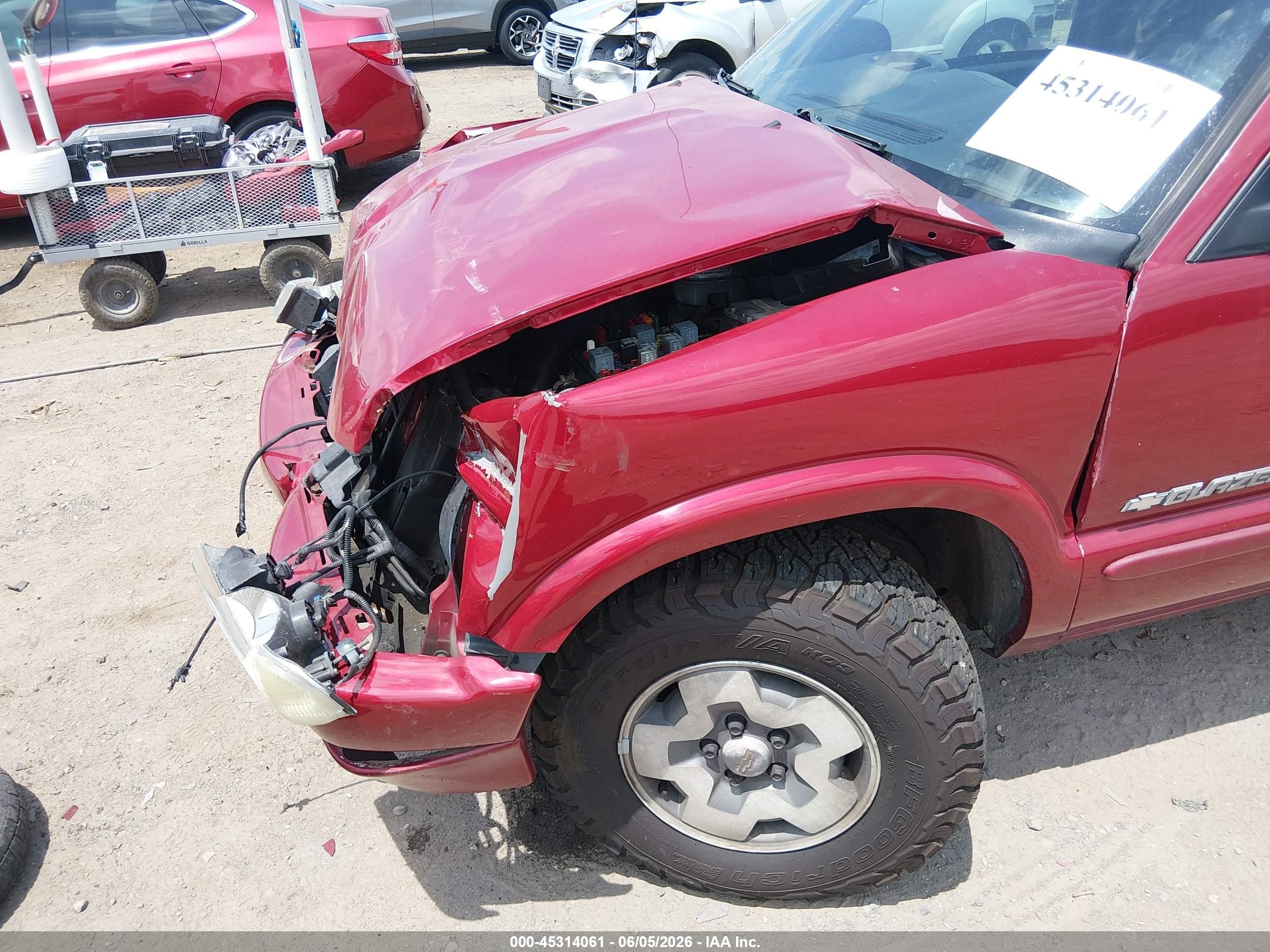 2002 Chevrolet Blazer Ls Red vin: 1GNDT13W92K145051