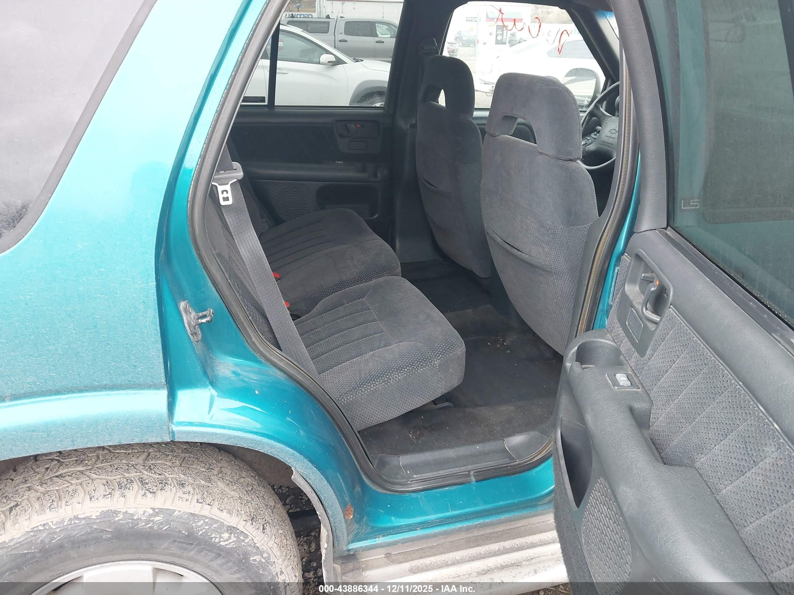1995 Chevrolet Blazer   Green vin: 1GNDT13W9S2133580