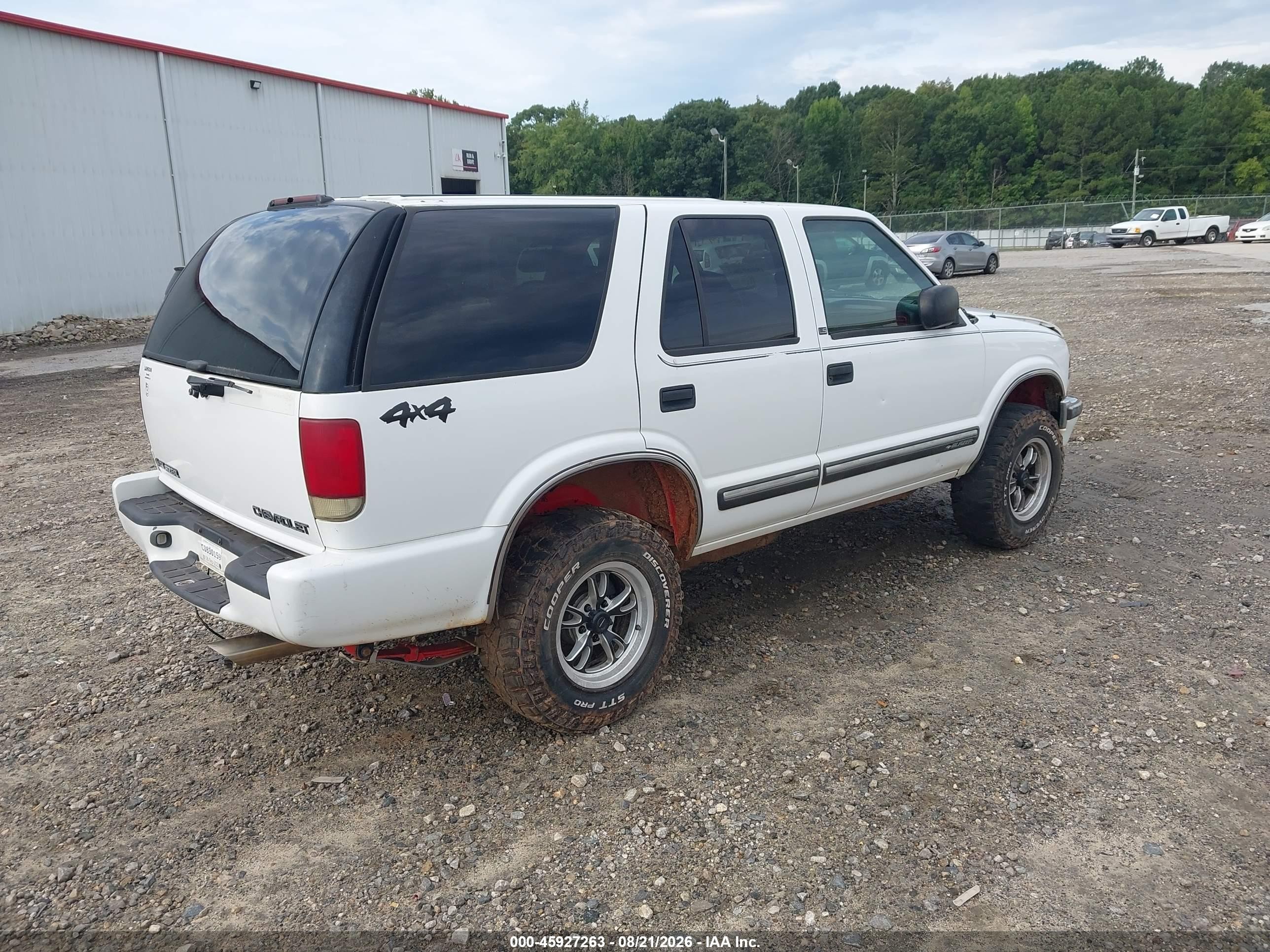 2000 Chevrolet Blazer Ls White vin: 1GNDT13W9Y2181394