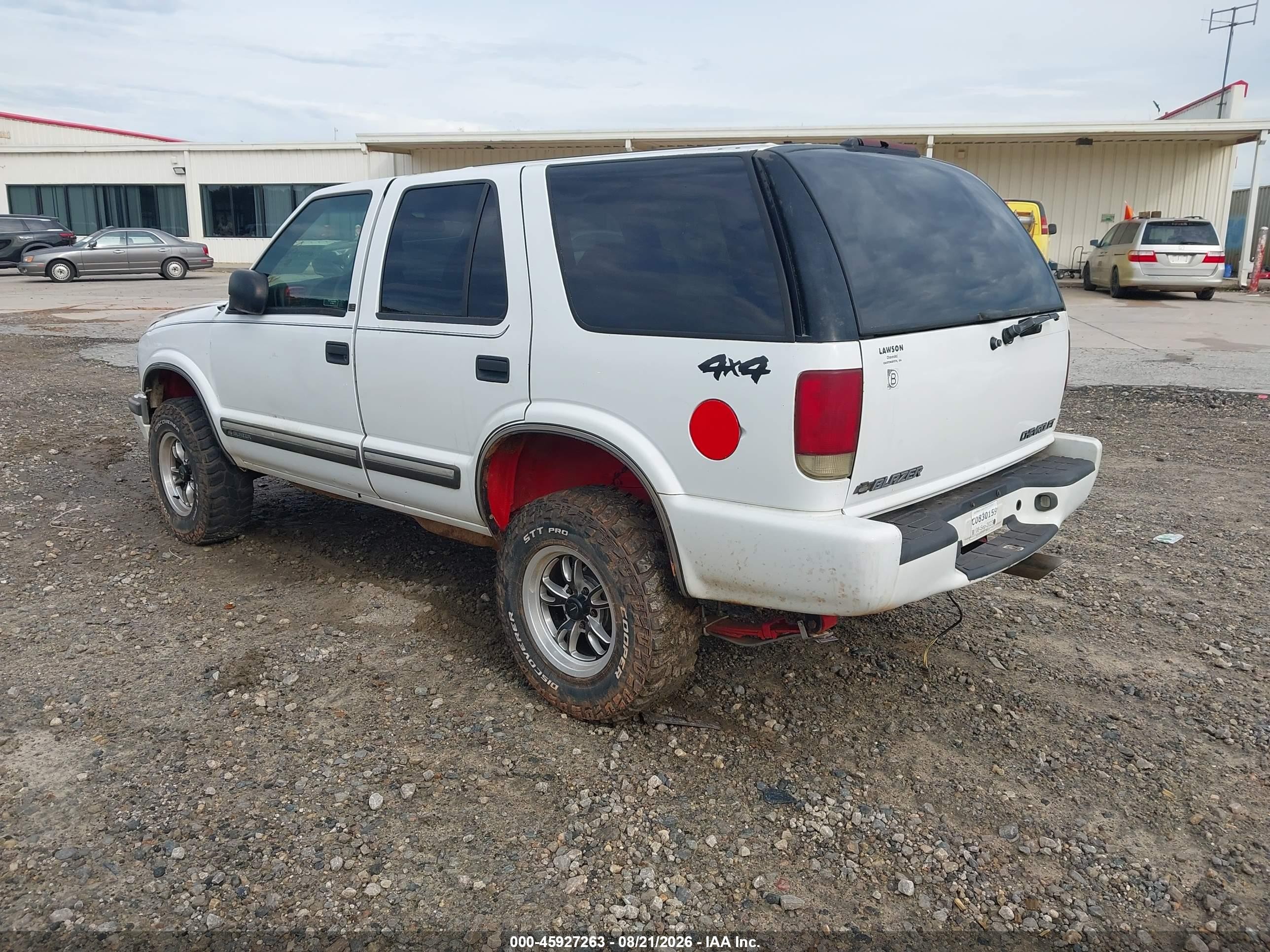 2000 Chevrolet Blazer Ls White vin: 1GNDT13W9Y2181394