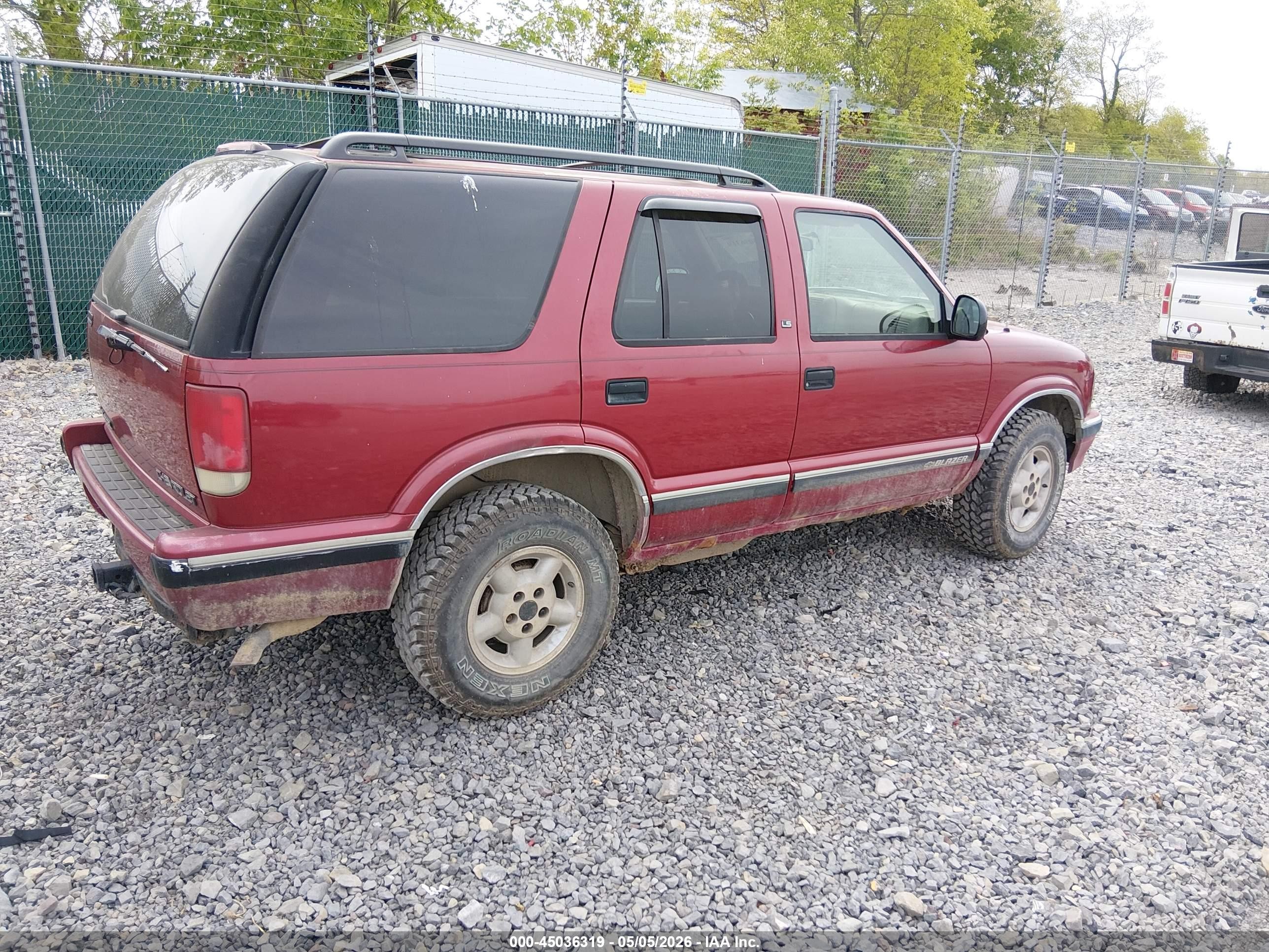 1996 Chevrolet Blazer   Red vin: 1GNDT13WXT2100573