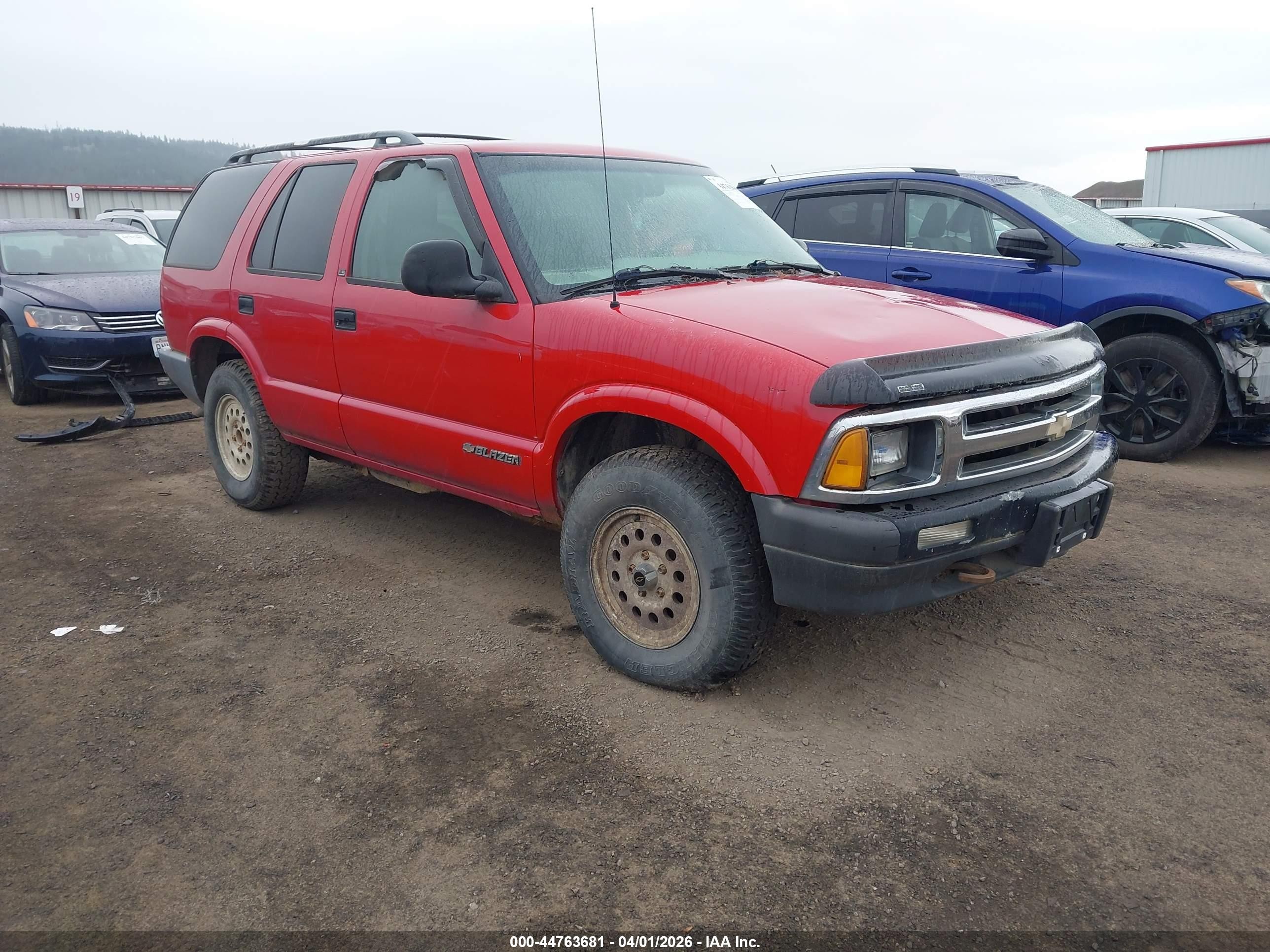 1996 Chevrolet Blazer   Red vin: 1GNDT13WXT2261697
