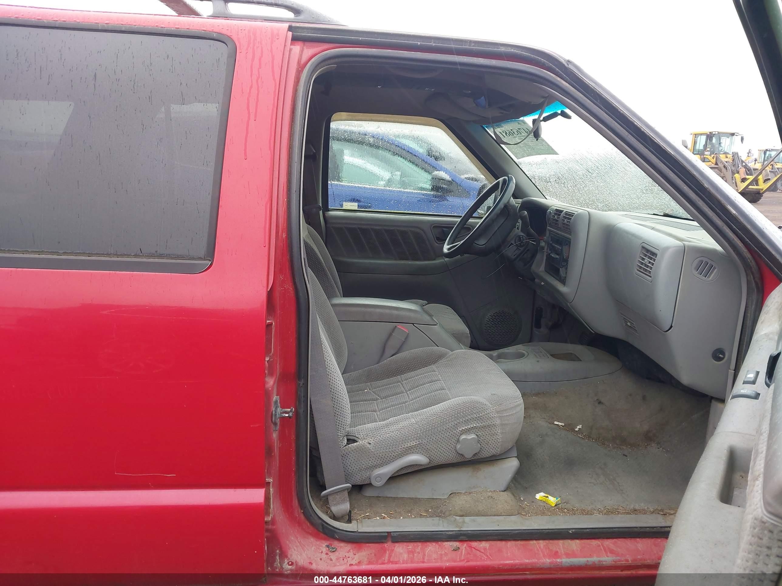 1996 Chevrolet Blazer   Red vin: 1GNDT13WXT2261697