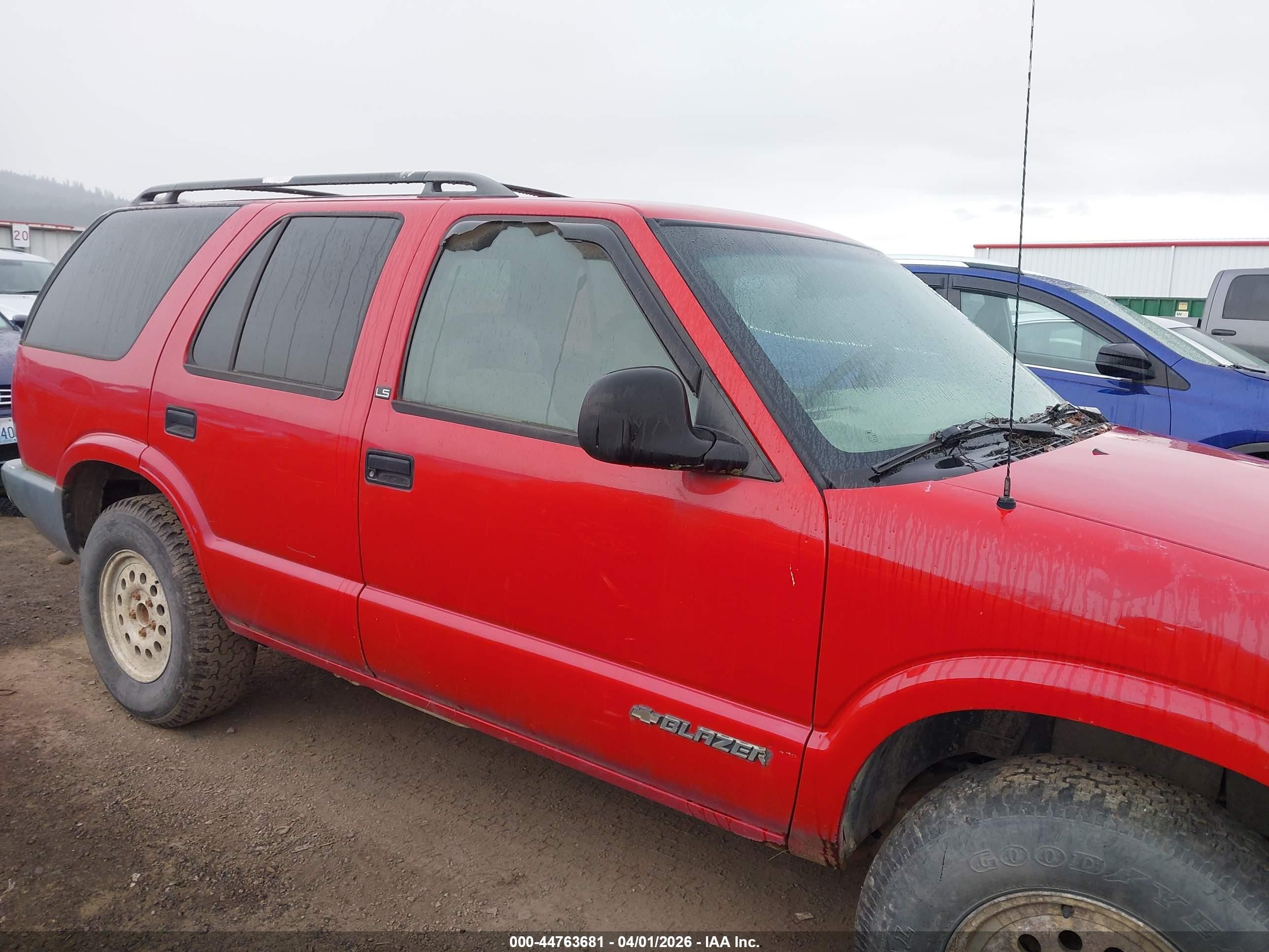 1996 Chevrolet Blazer   Red vin: 1GNDT13WXT2261697