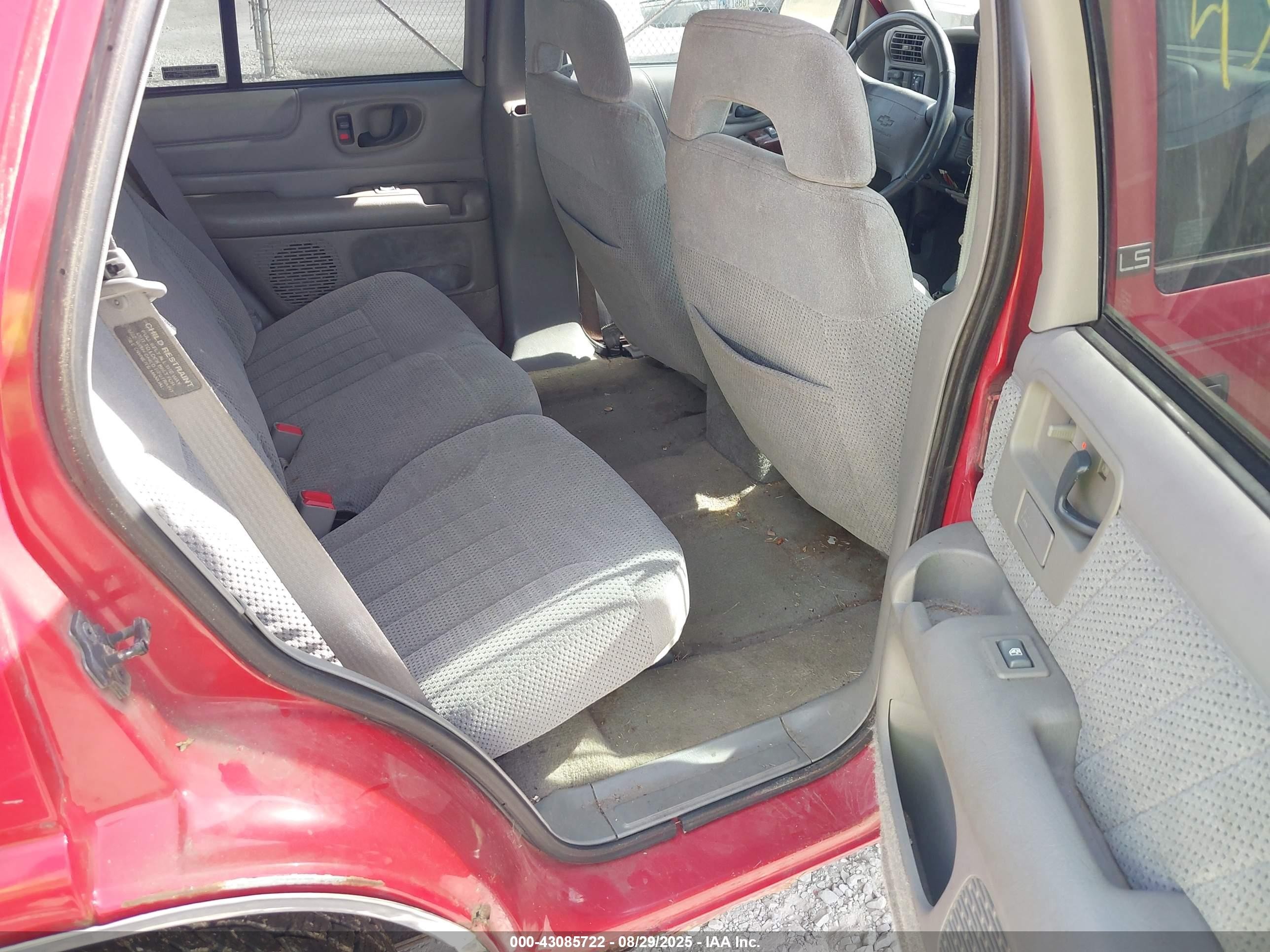 1997 Chevrolet Blazer Ls Red vin: 1GNDT13WXV2194585