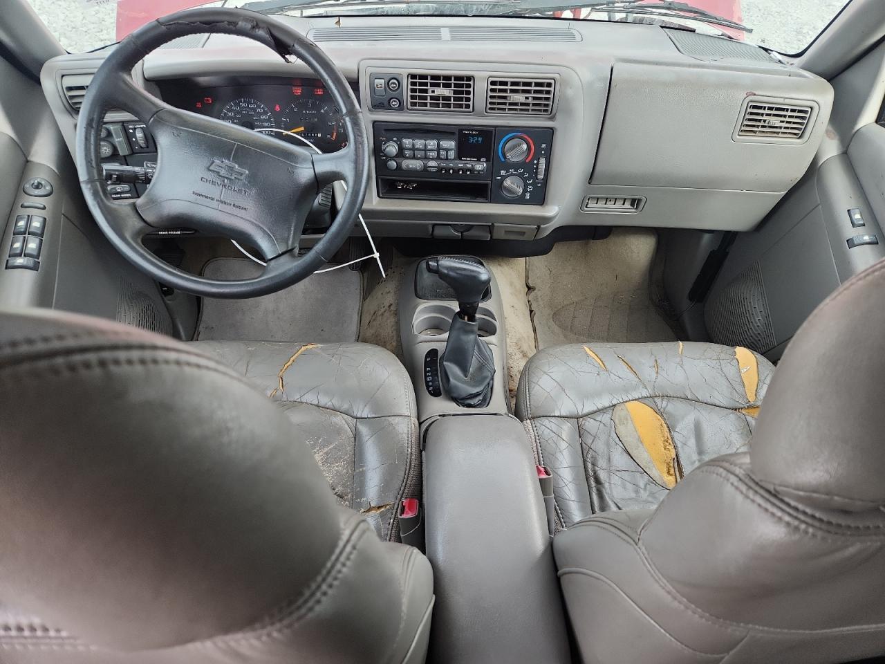 1997 Chevrolet Blazer Burgundy vin: 1GNDT13WXV2219985