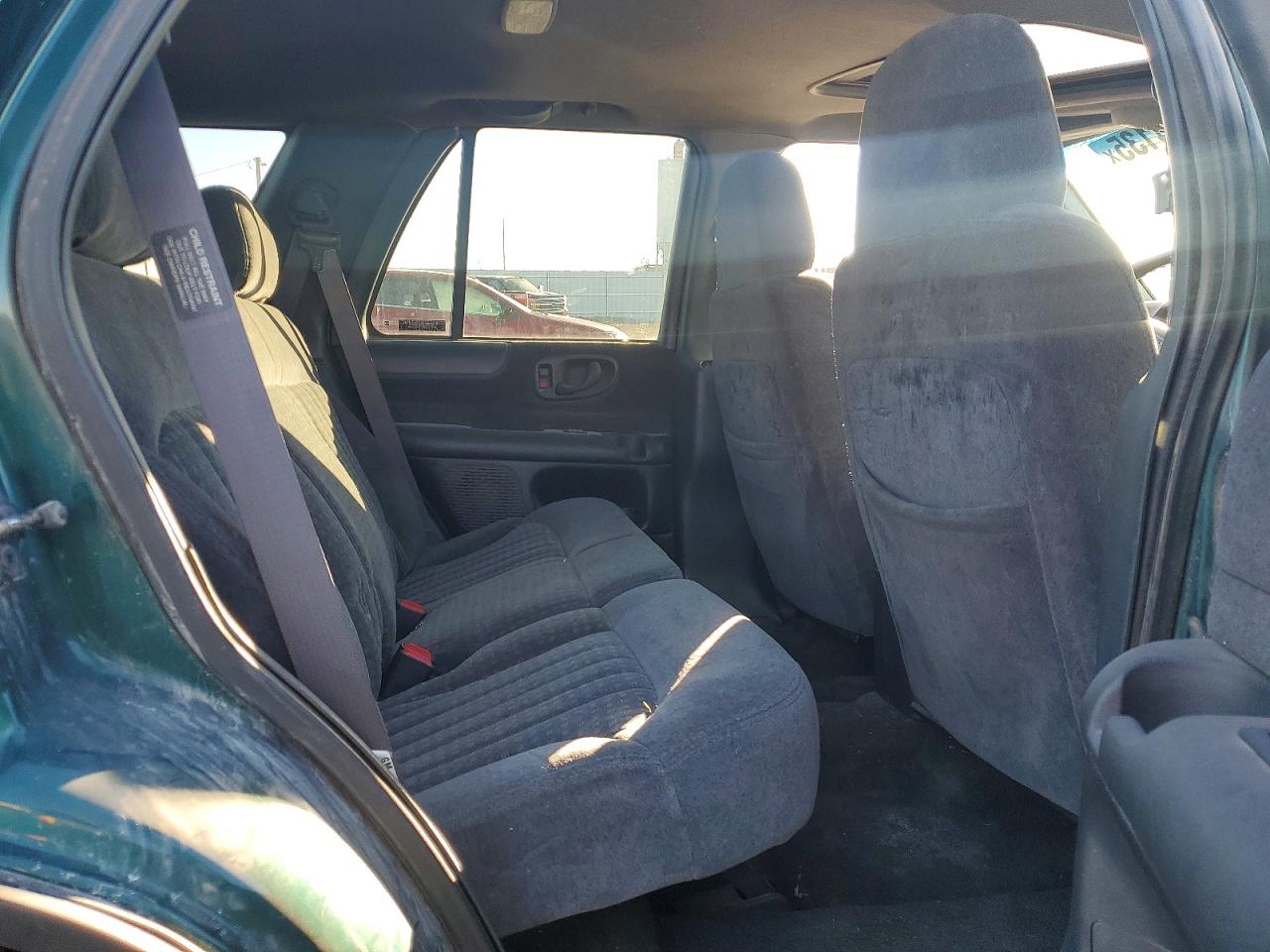 1998 Chevrolet Blazer Green vin: 1GNDT13WXWK124005