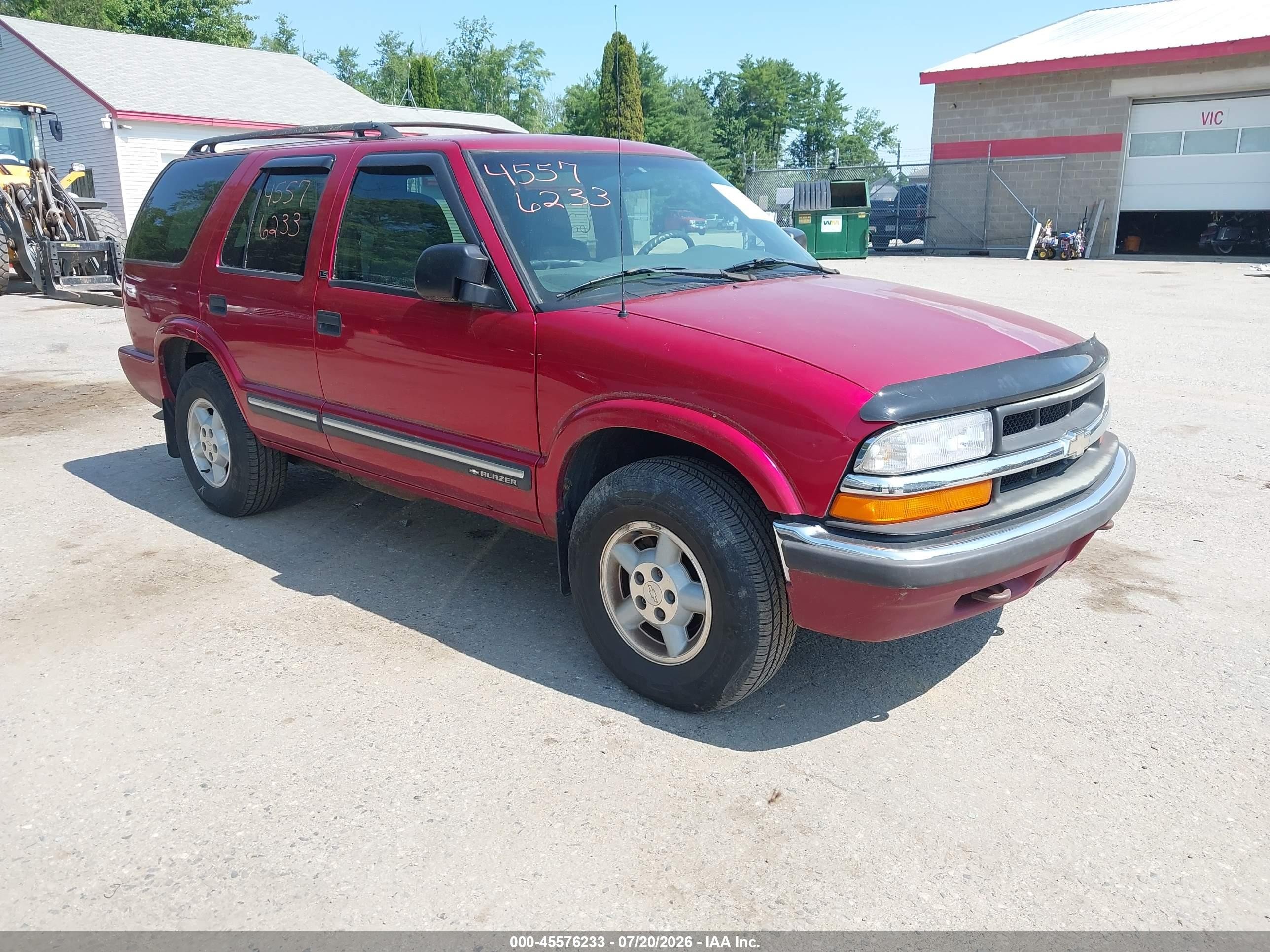 2000 Chevrolet Blazer Ls Темно-бордовый vin: 1GNDT13WXY2166807