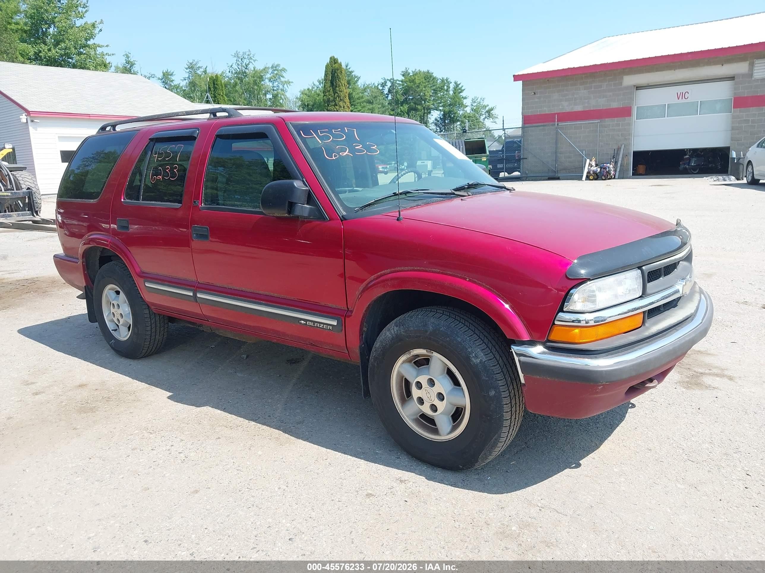 2000 Chevrolet Blazer Ls Maroon vin: 1GNDT13WXY2166807