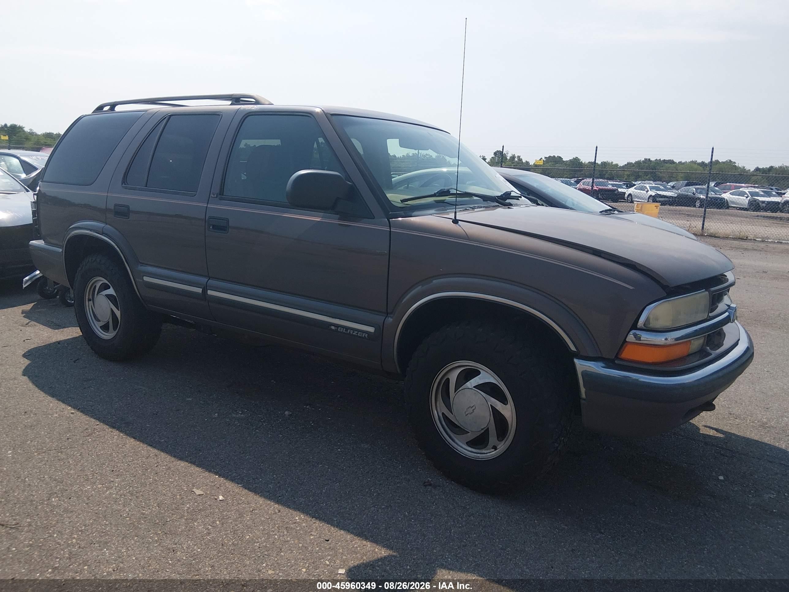 2000 Chevrolet Blazer   Brown vin: 1GNDT13WXY2284582