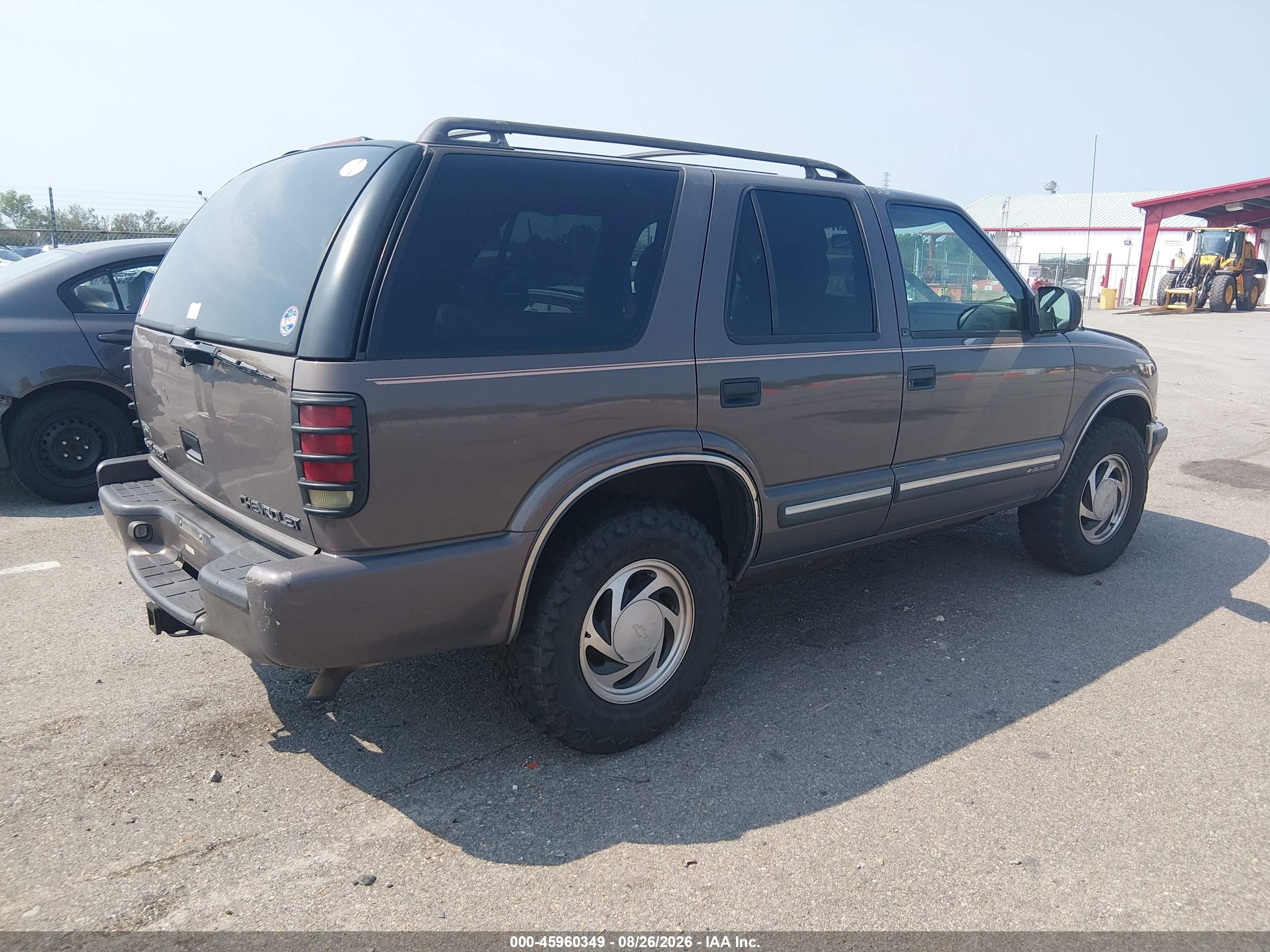 2000 Chevrolet Blazer   Brown vin: 1GNDT13WXY2284582