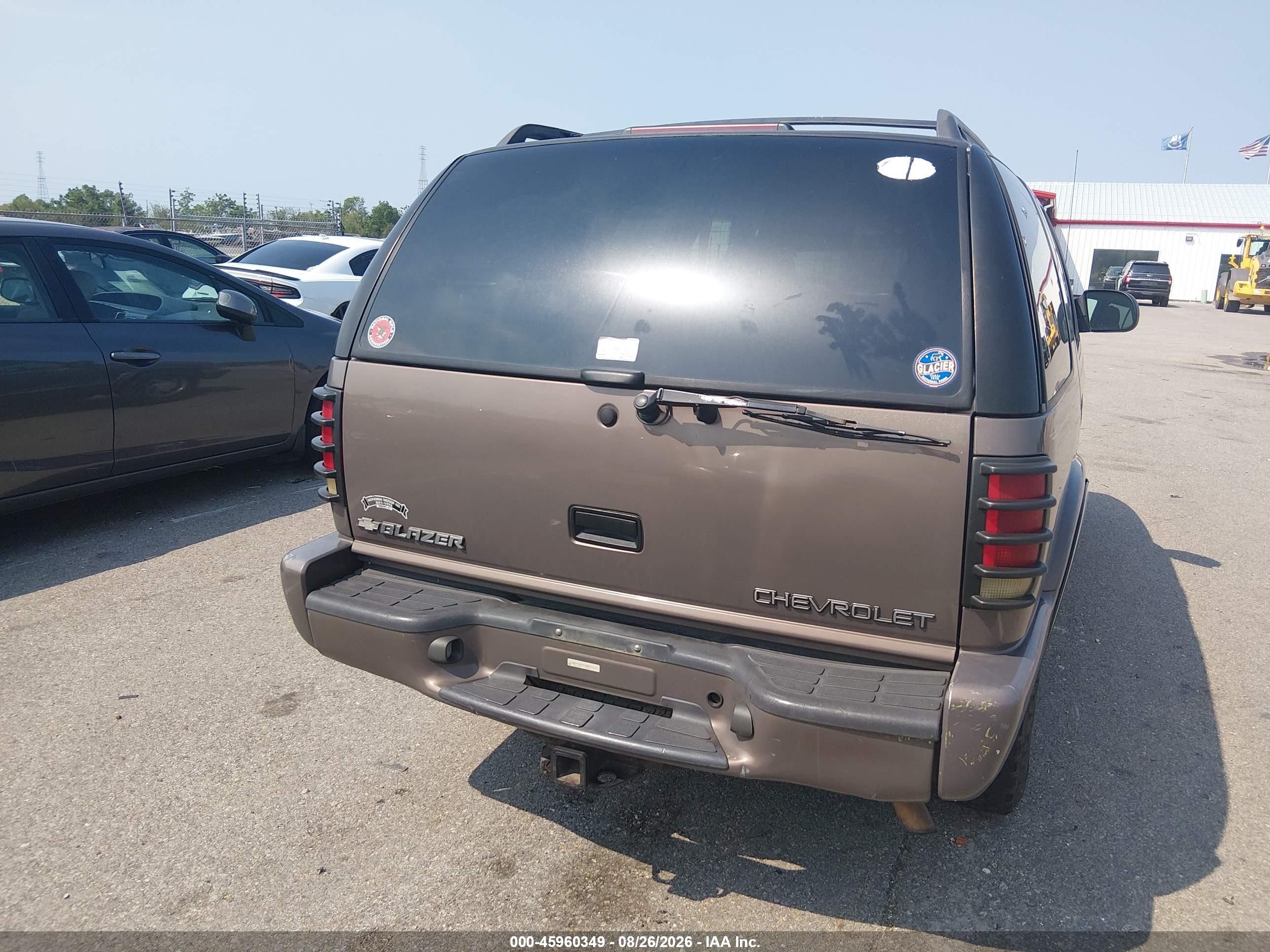2000 Chevrolet Blazer   Brown vin: 1GNDT13WXY2284582