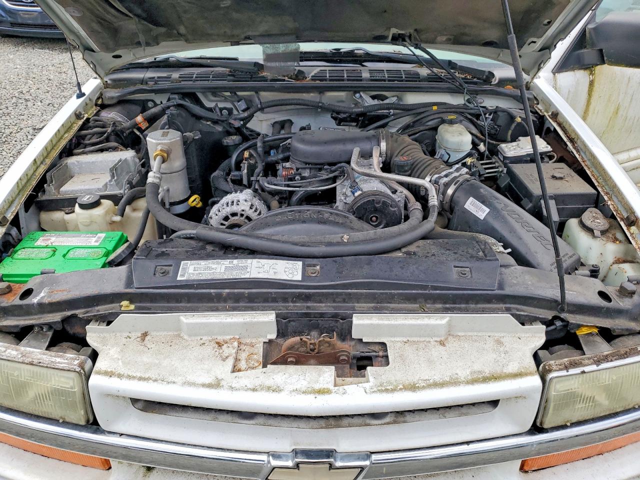 2003 Chevrolet Blazer Белый vin: 1GNDT13X03K142162
