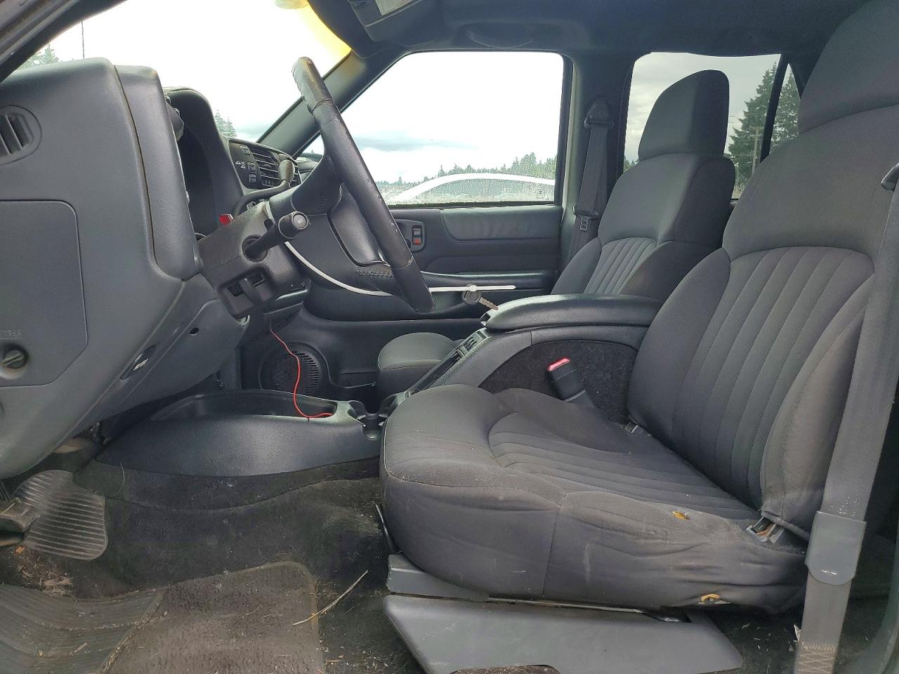 2003 Chevrolet Blazer Белый vin: 1GNDT13X03K142162