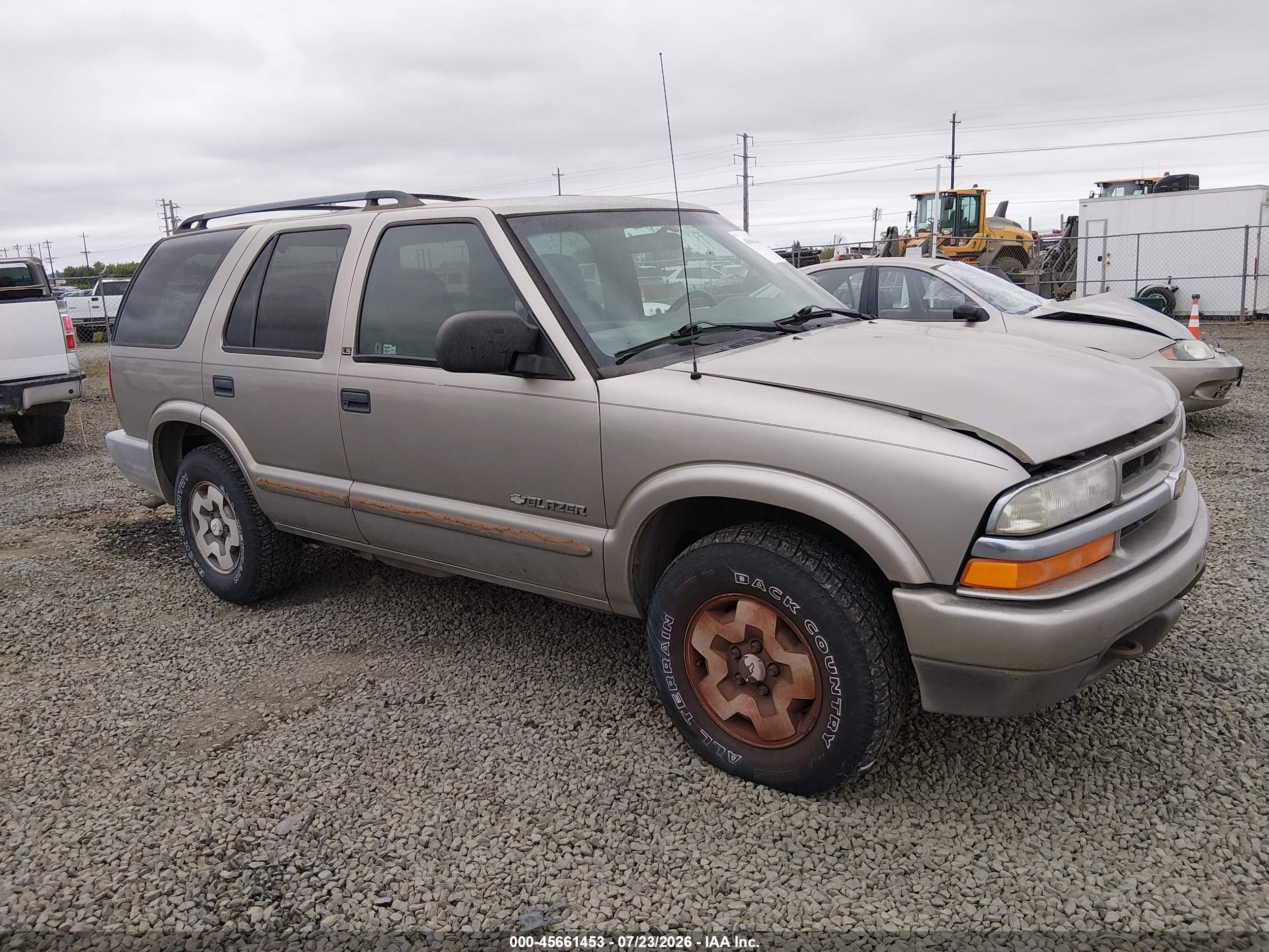 2003 Chevrolet Blazer Ls Gold vin: 1GNDT13X13K120977