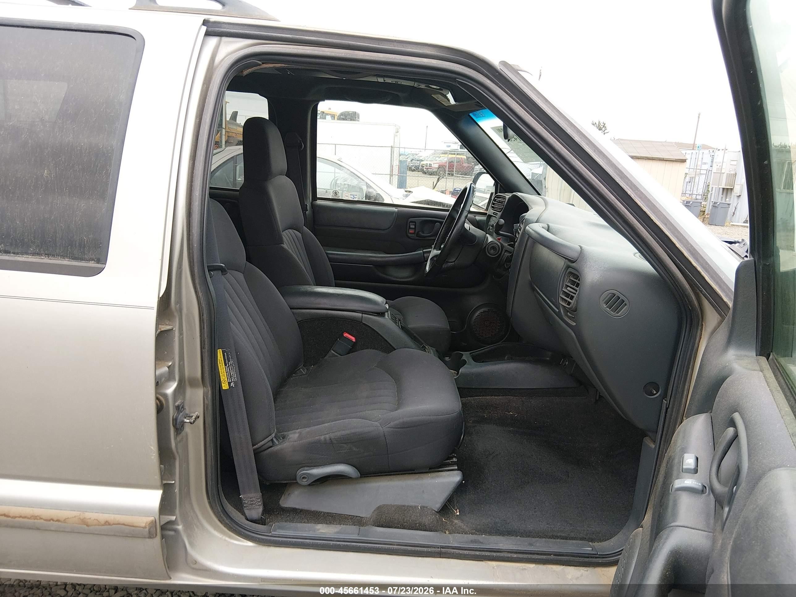 2003 Chevrolet Blazer Ls Gold vin: 1GNDT13X13K120977